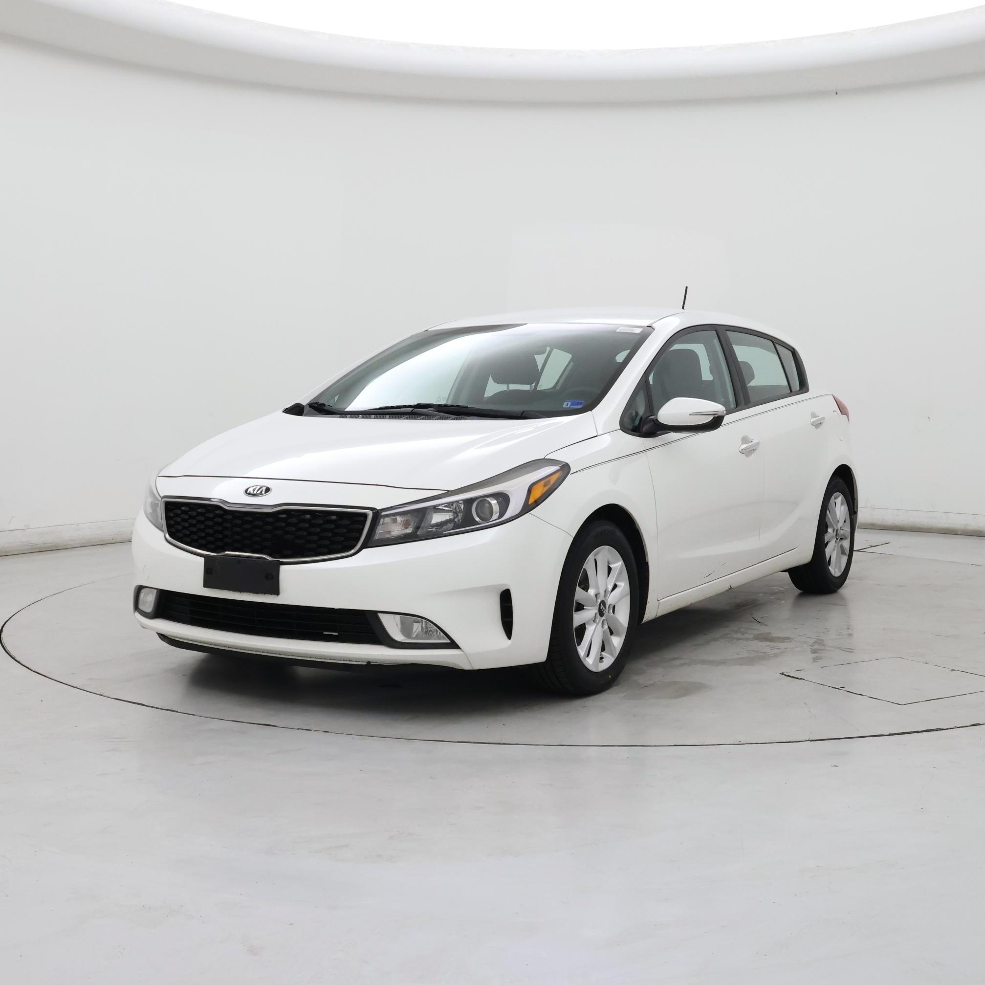 Thumbnail: 2017 Kia Forte - 4