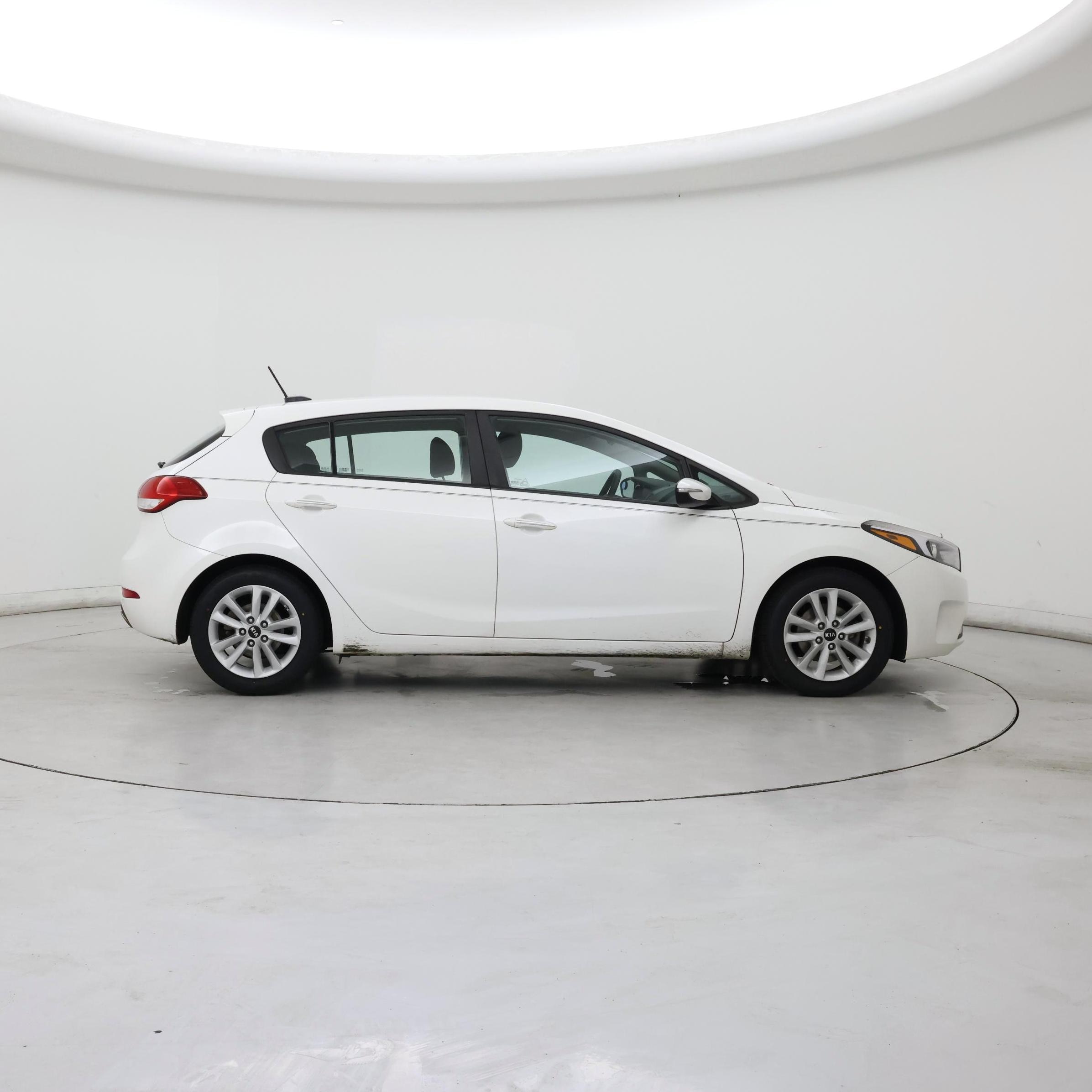 Thumbnail: 2017 Kia Forte - 7