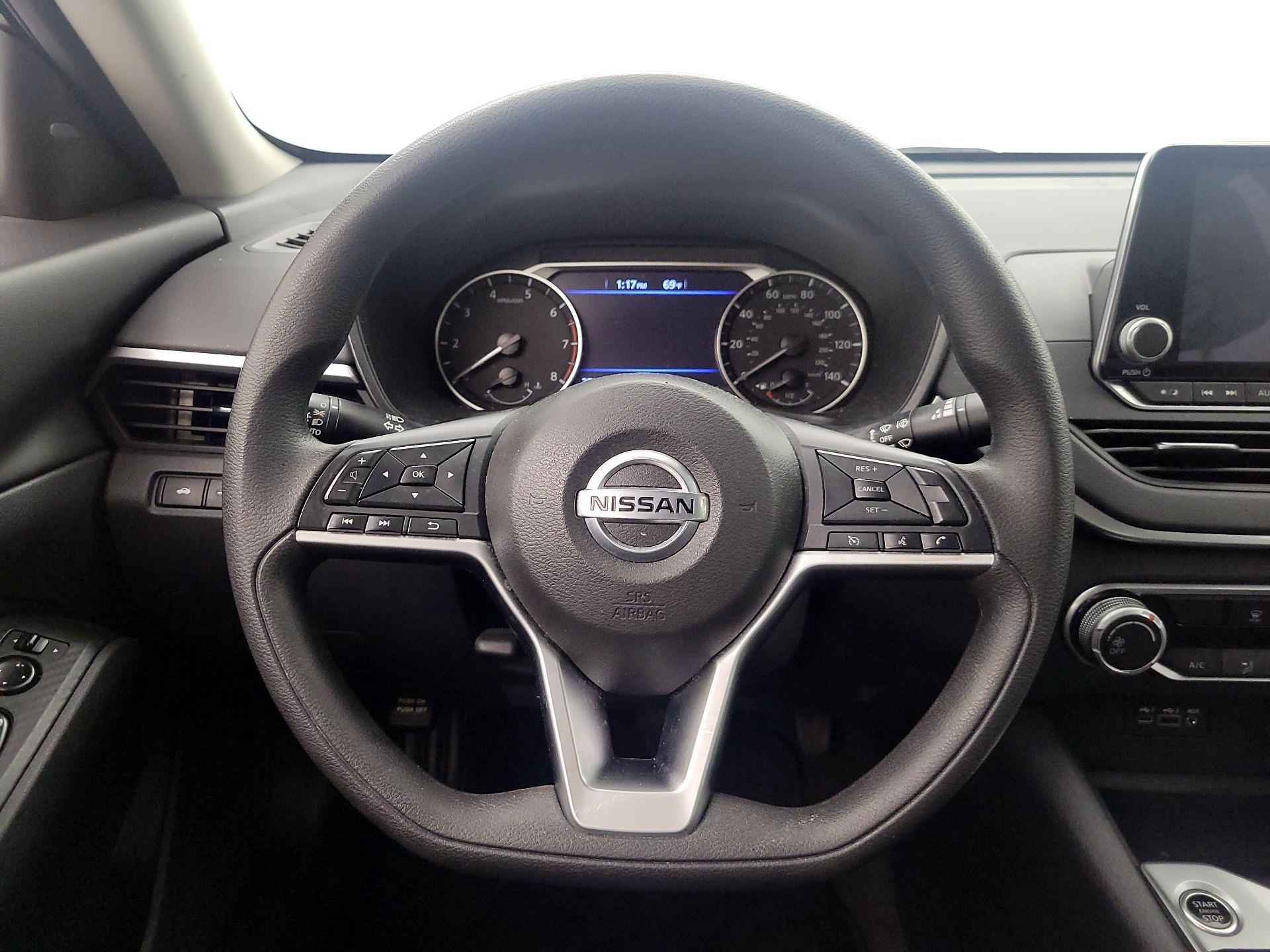 Thumbnail: 2022 Nissan Altima - 10