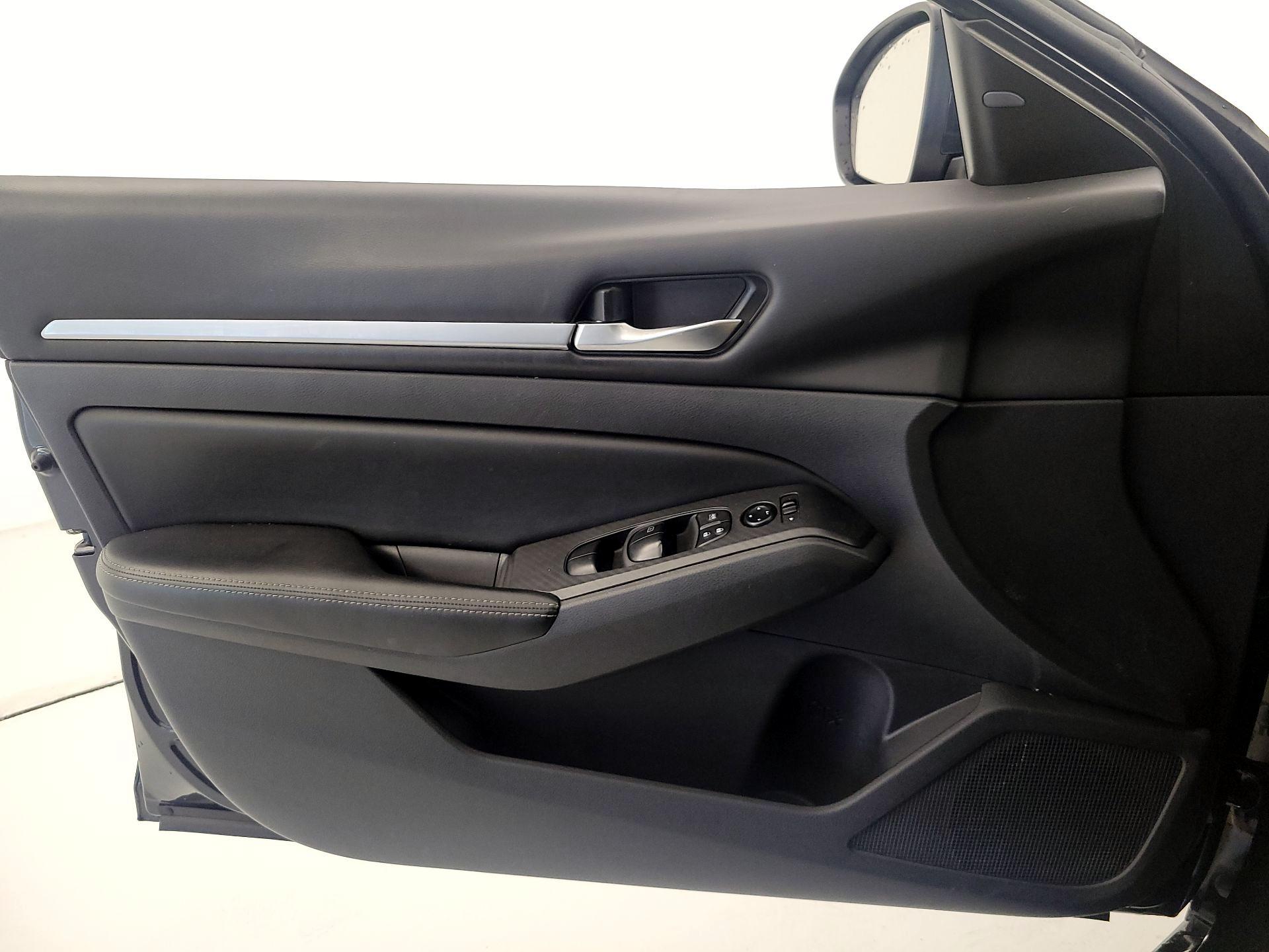 Thumbnail: 2022 Nissan Altima - 12