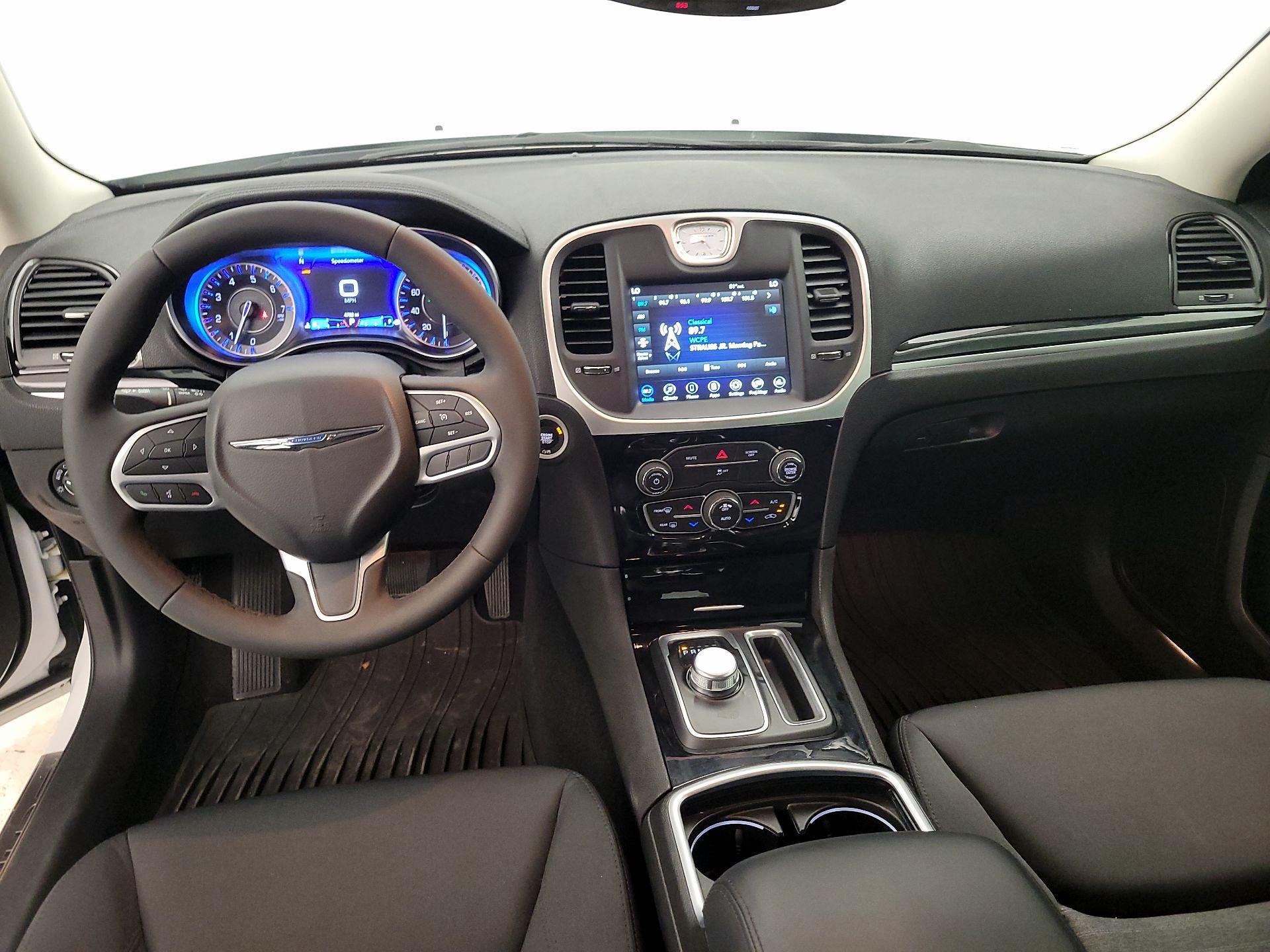 Thumbnail: 2023 Chrysler 300 - 9