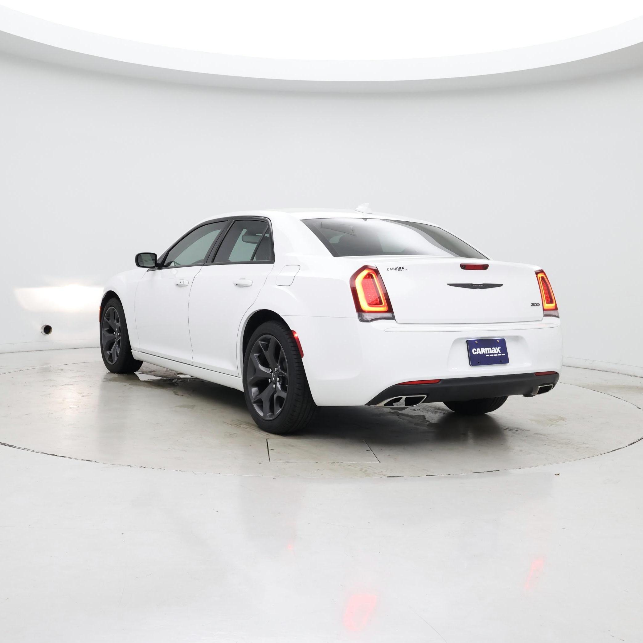 Thumbnail: 2023 Chrysler 300 - 2