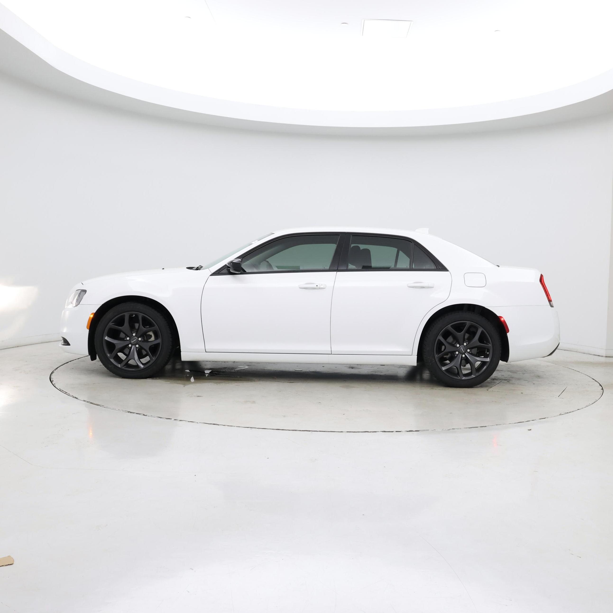 Thumbnail: 2023 Chrysler 300 - 3