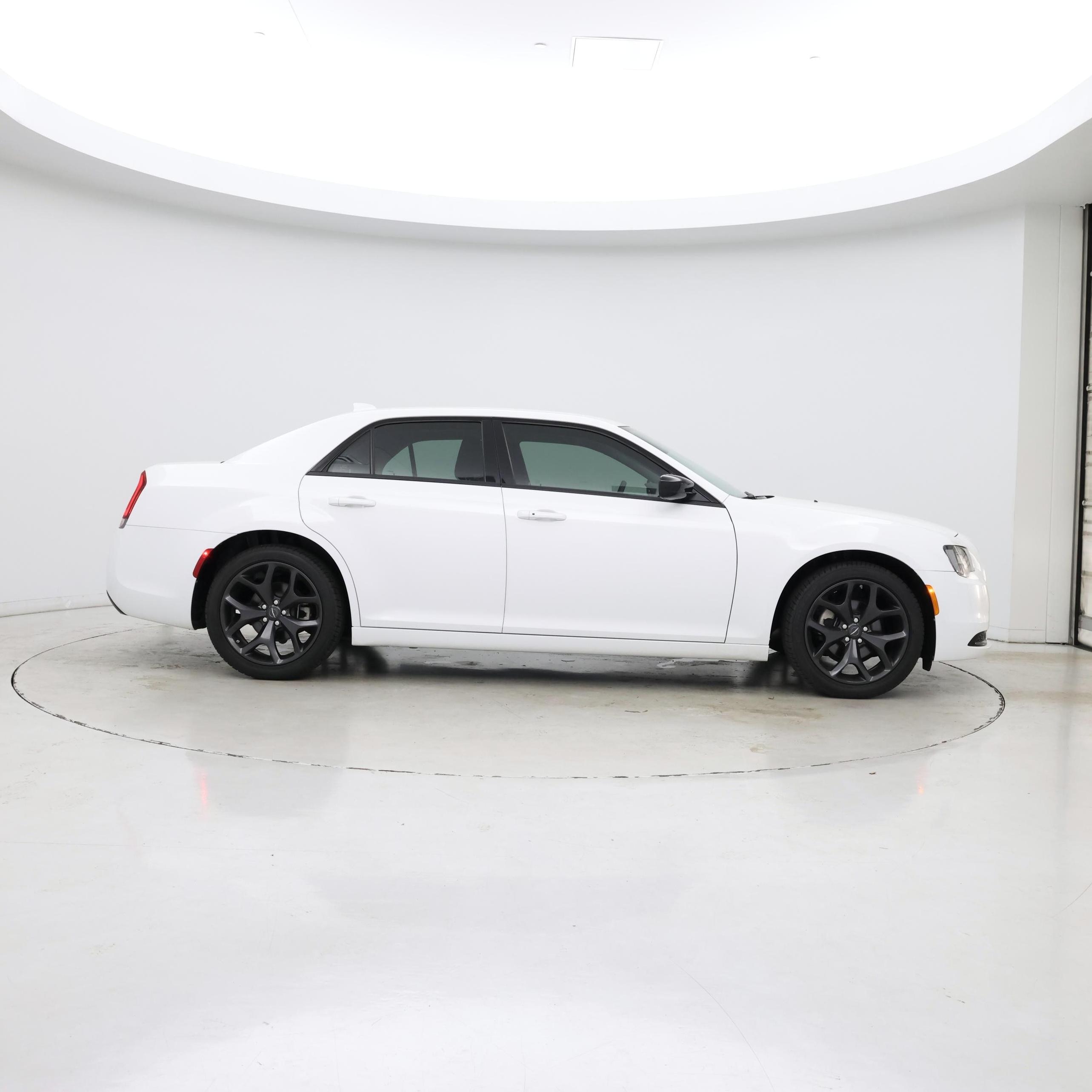 Thumbnail: 2023 Chrysler 300 - 7