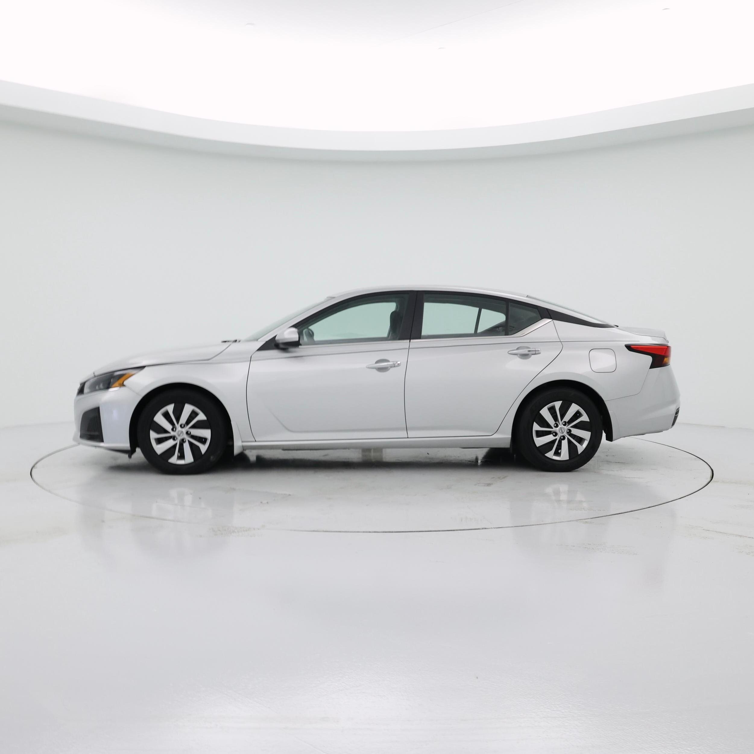 Thumbnail: 2023 Nissan Altima - 3