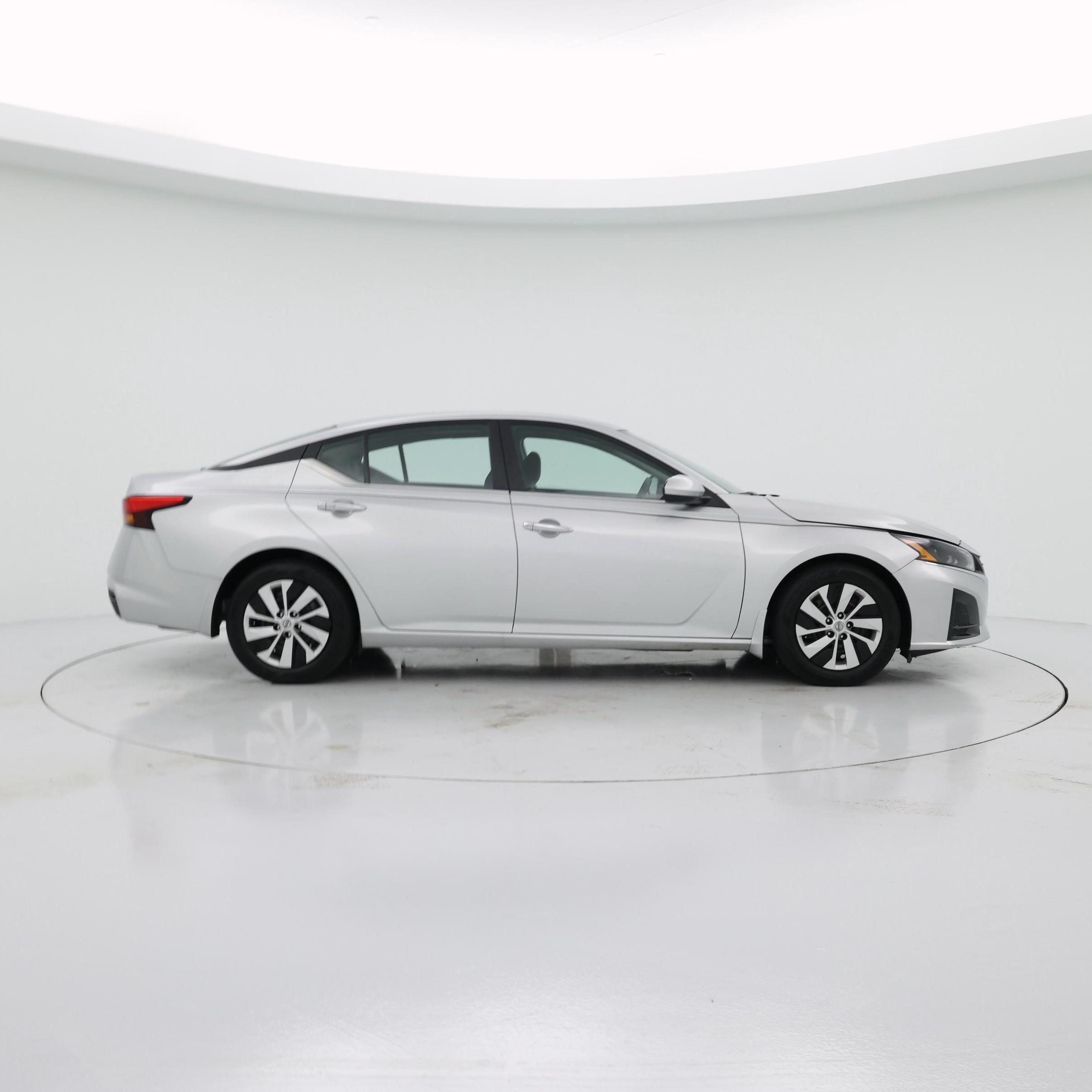 Thumbnail: 2023 Nissan Altima - 7