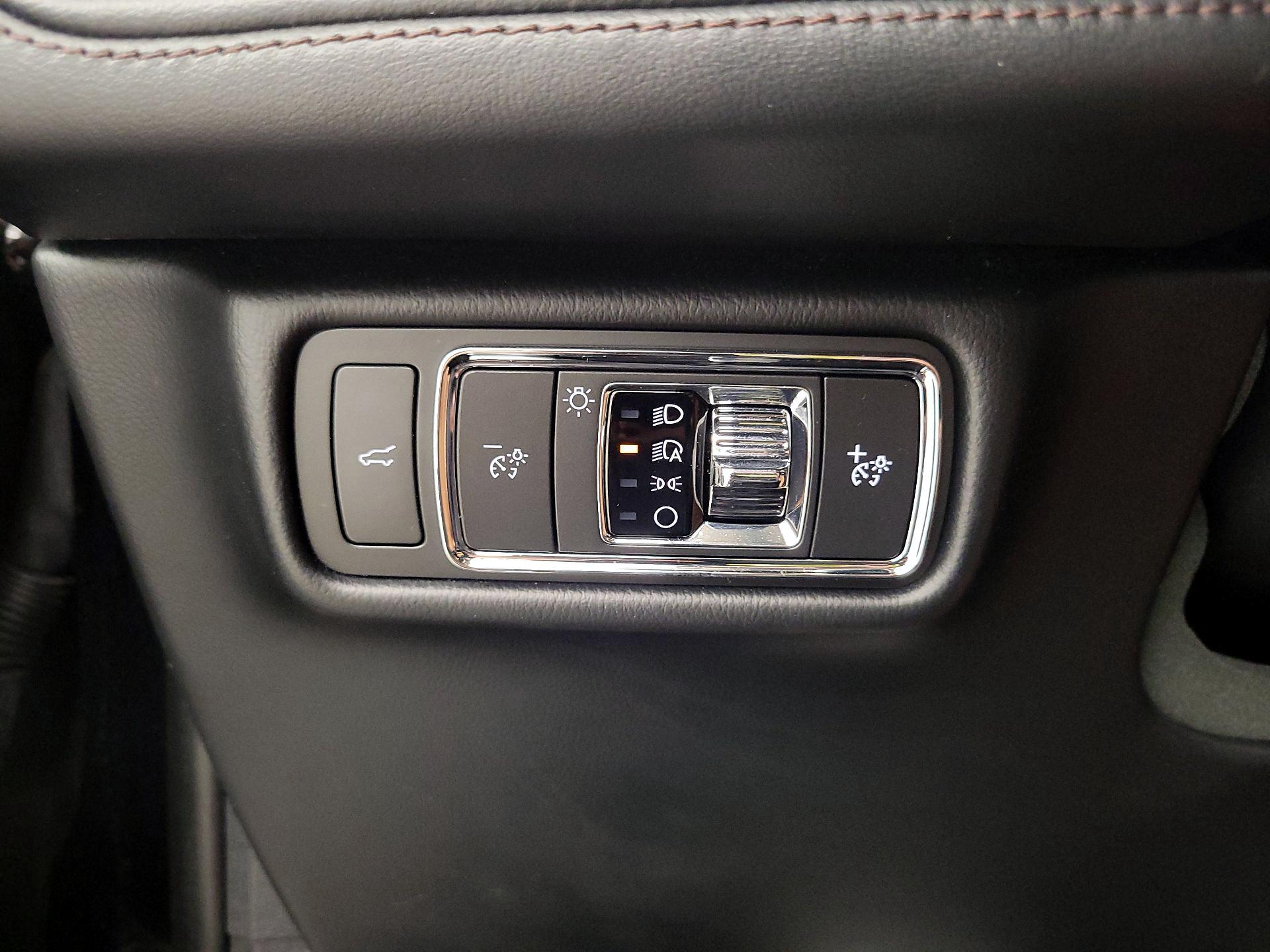 Thumbnail: 2022 Lincoln Aviator - 13