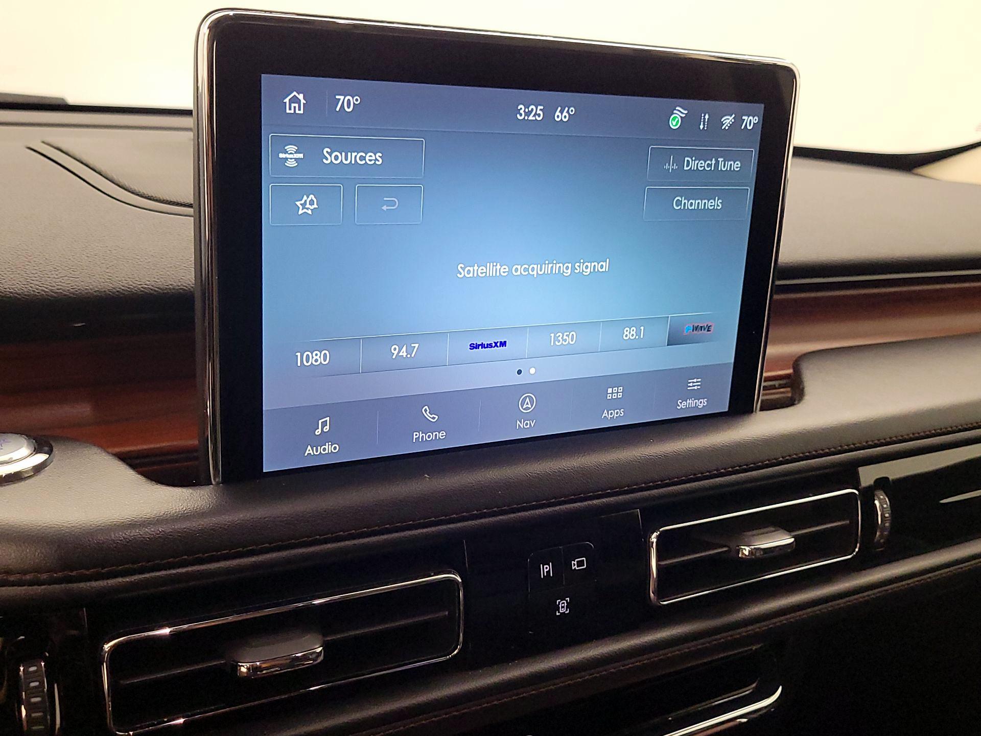 Thumbnail: 2022 Lincoln Aviator - 15