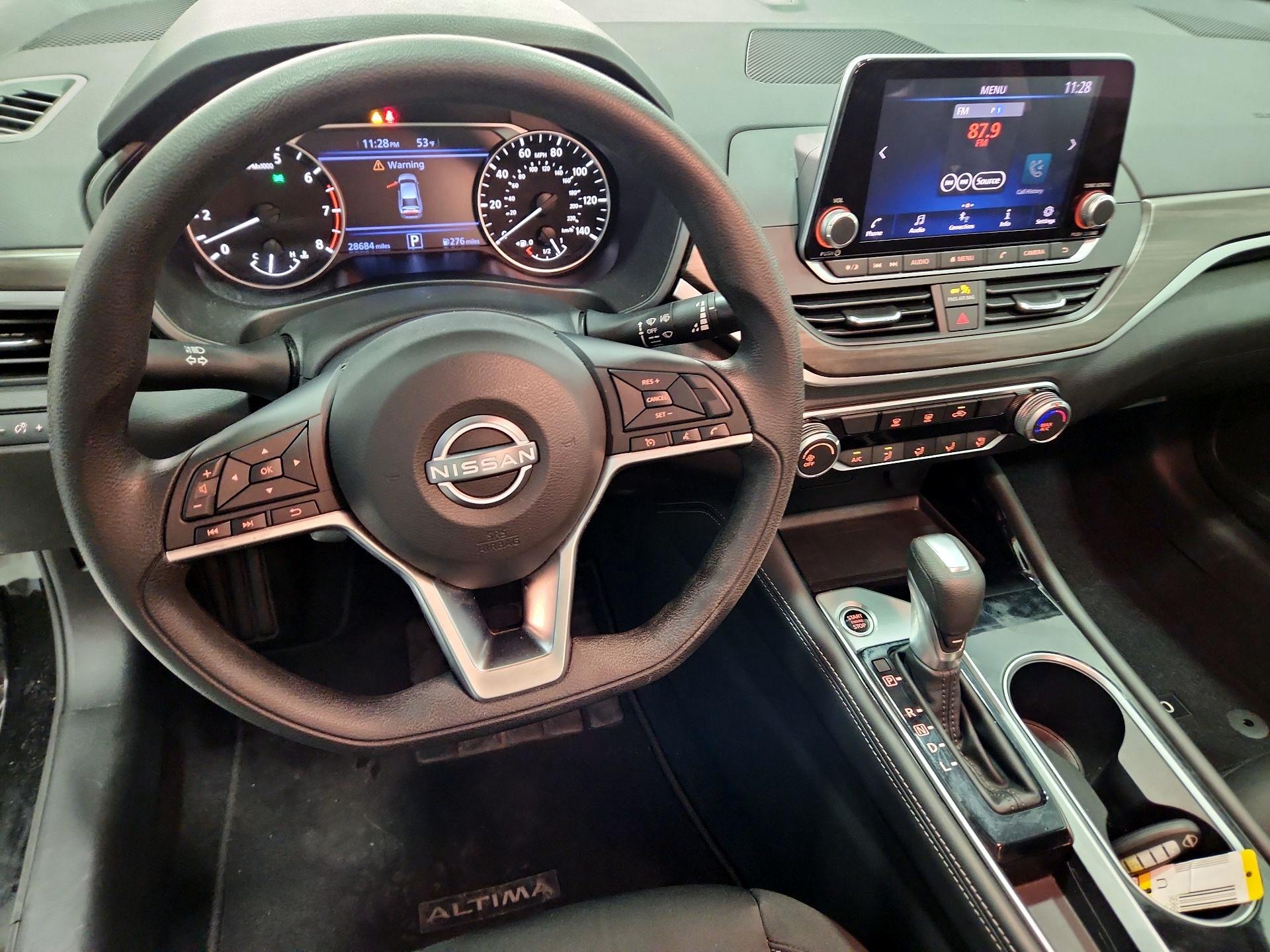 Thumbnail: 2023 Nissan Altima - 9