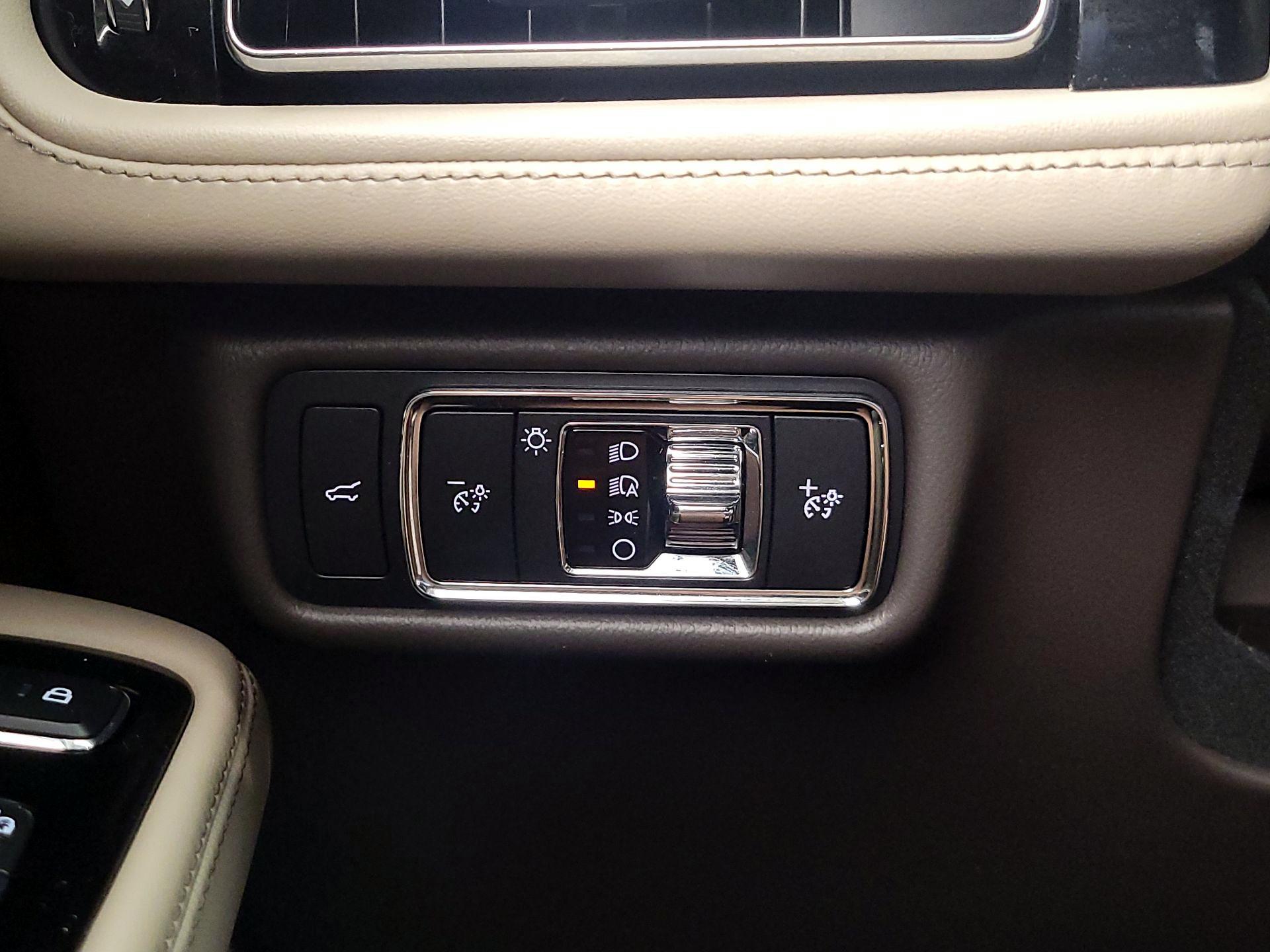 Thumbnail: 2022 Lincoln Aviator - 13