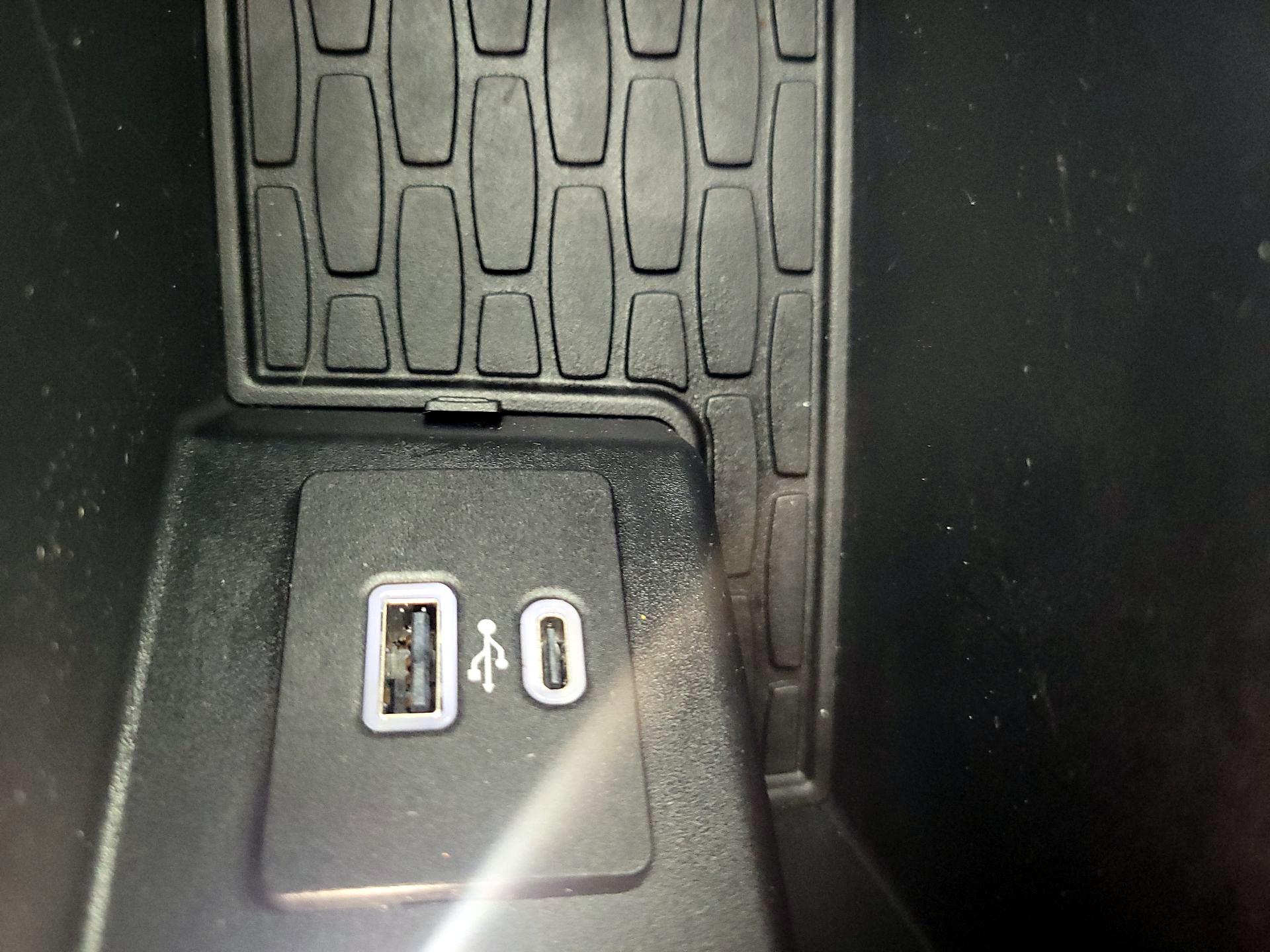 Thumbnail: 2022 Lincoln Aviator - 19