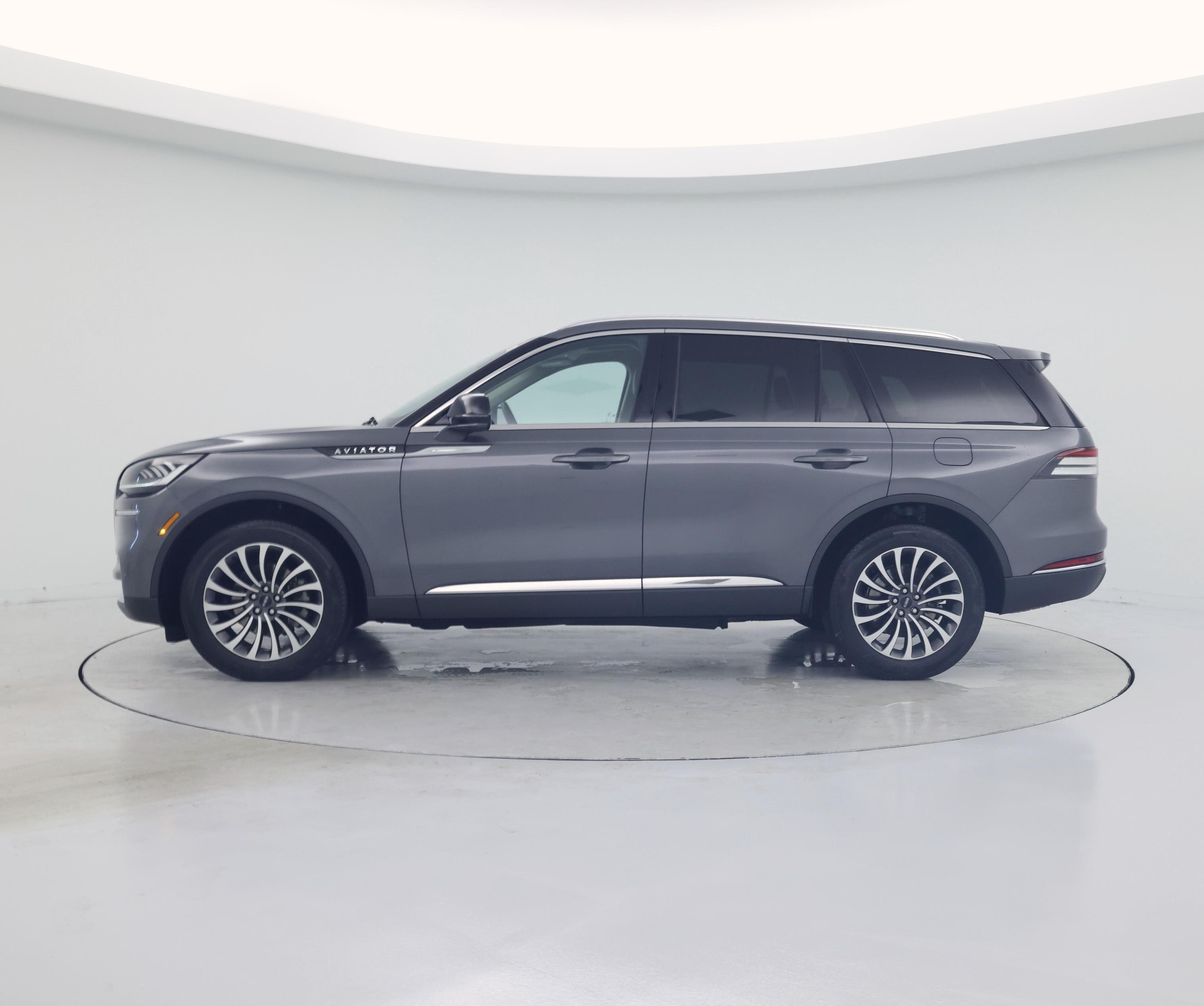 Thumbnail: 2022 Lincoln Aviator - 3