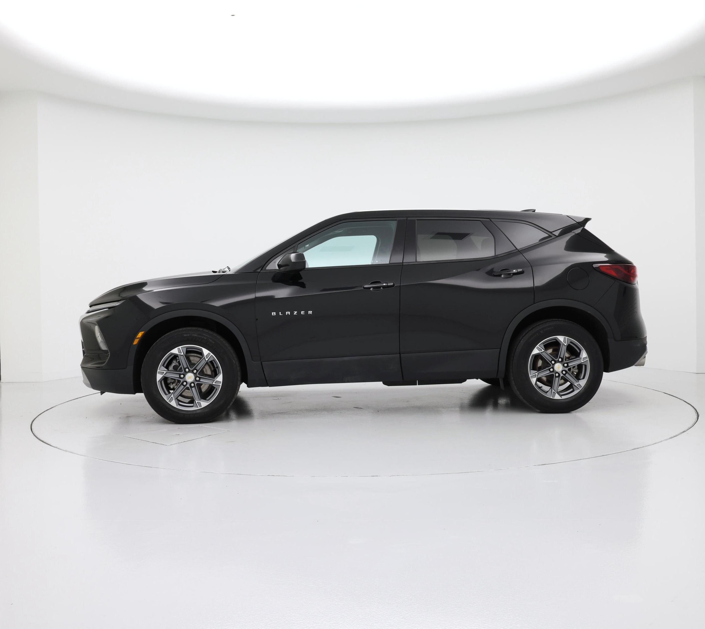 Thumbnail: 2023 Chevrolet Blazer - 3