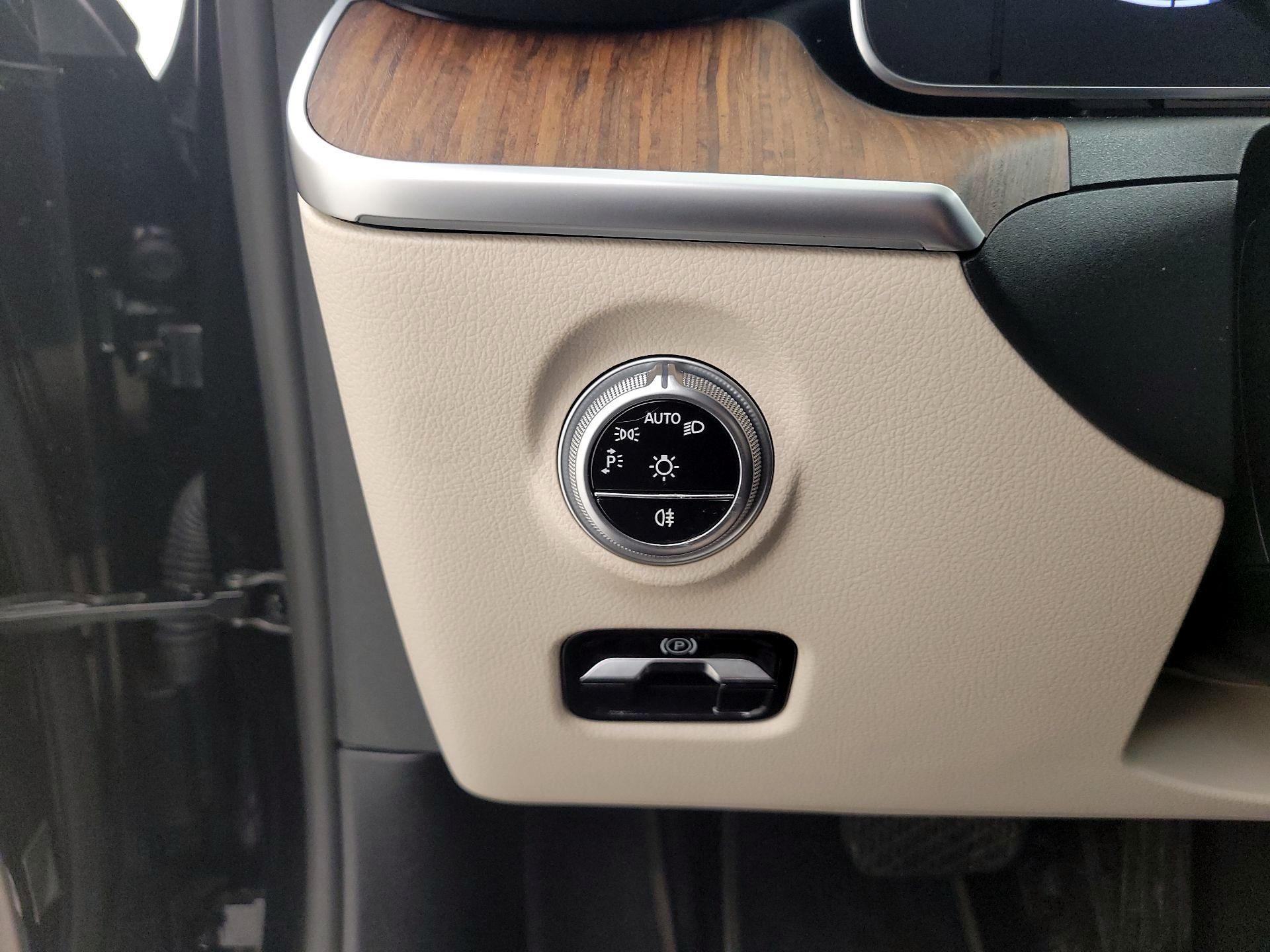 Thumbnail: 2022 Mercedes-Benz C-Class - 13