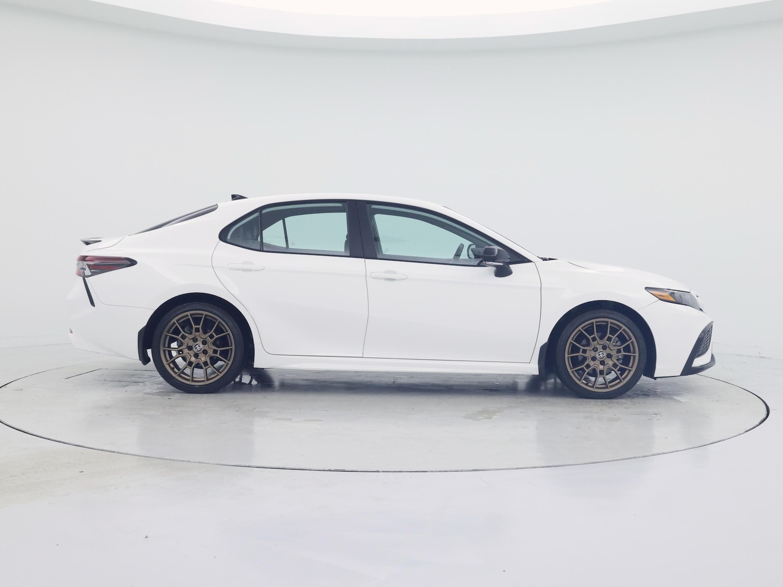2024 Toyota Camry SE - Photo 8