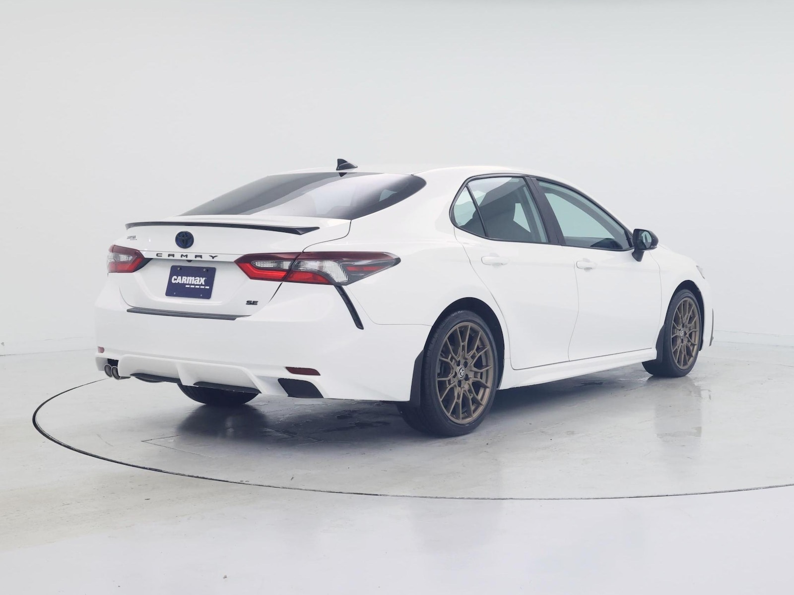2024 Toyota Camry SE - Photo 9
