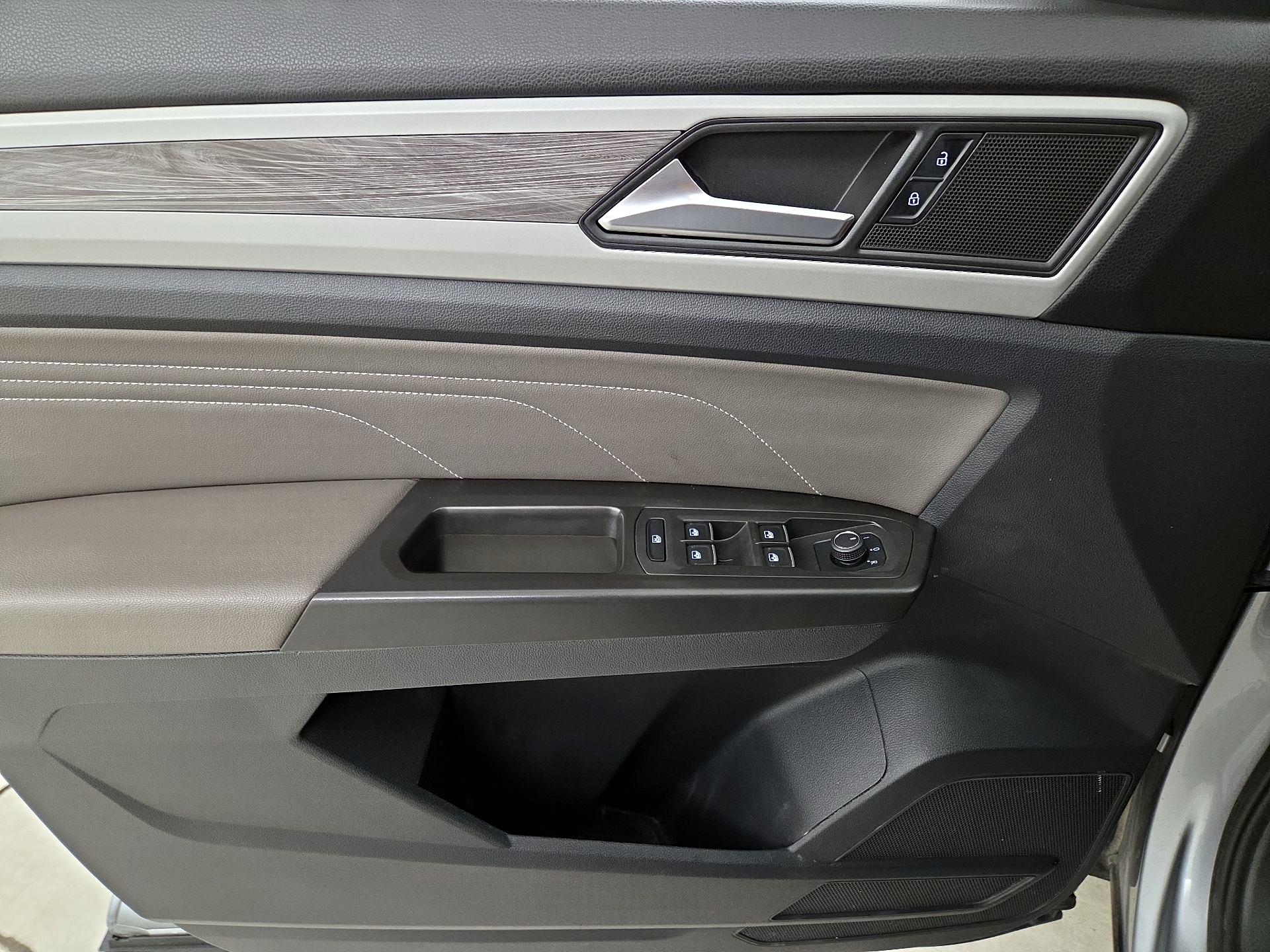 Thumbnail: 2023 Volkswagen Atlas - 12