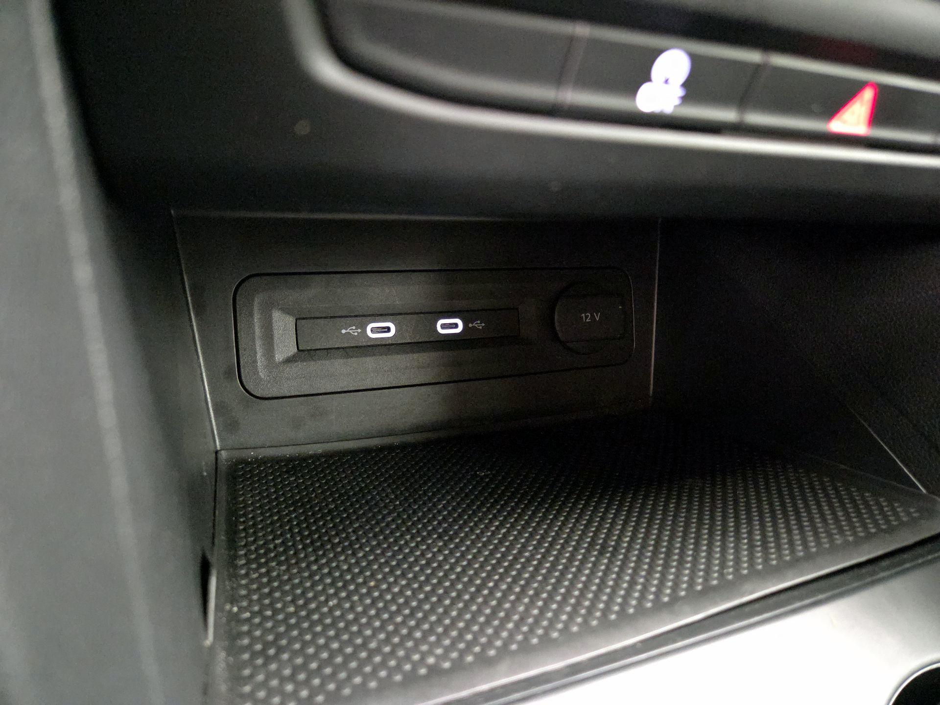 Thumbnail: 2023 Volkswagen Atlas - 18