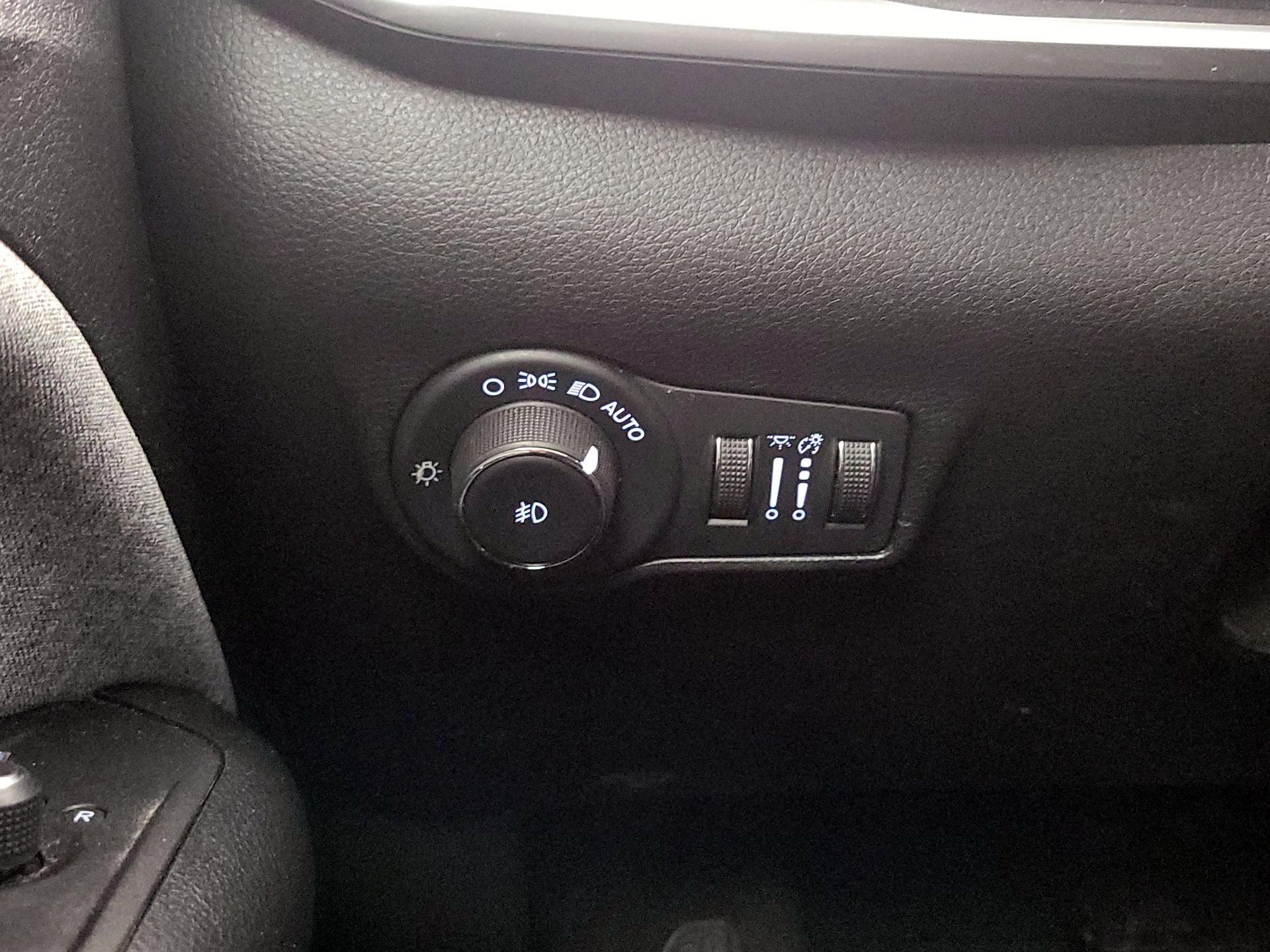 Thumbnail: 2022 Jeep Compass - 13