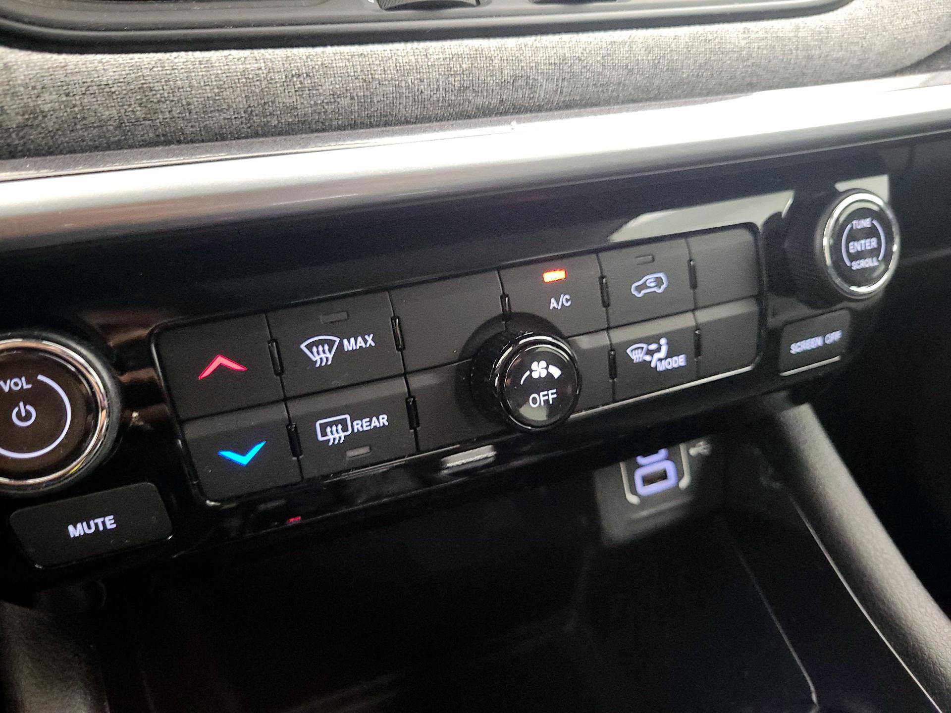 Thumbnail: 2022 Jeep Compass - 16