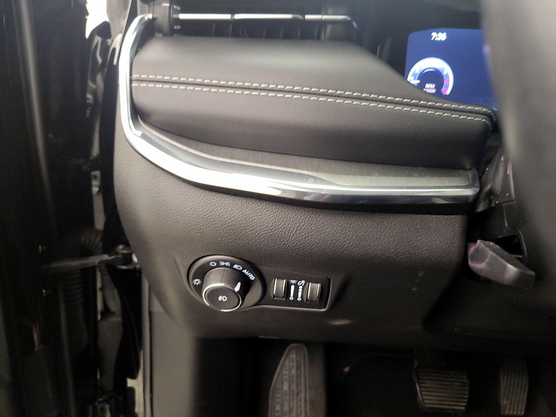 Thumbnail: 2022 Jeep Compass - 13