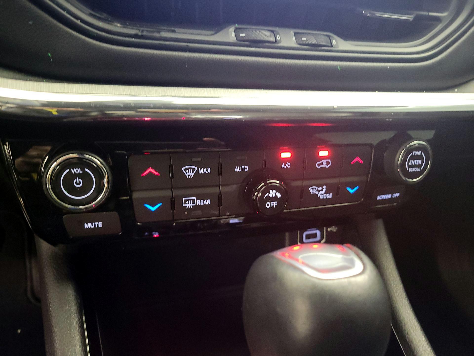 Thumbnail: 2022 Jeep Compass - 16