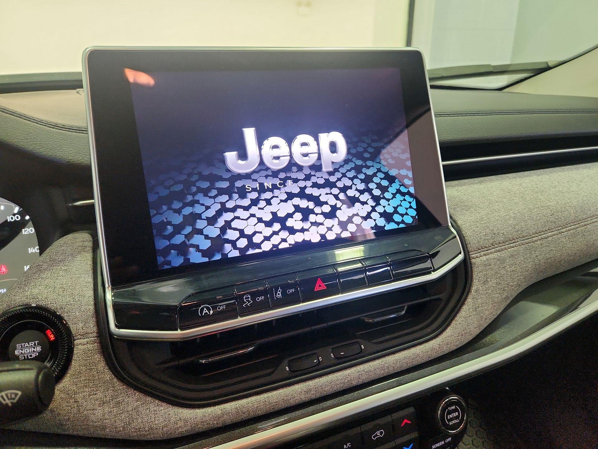 Thumbnail: 2022 Jeep Compass - 15