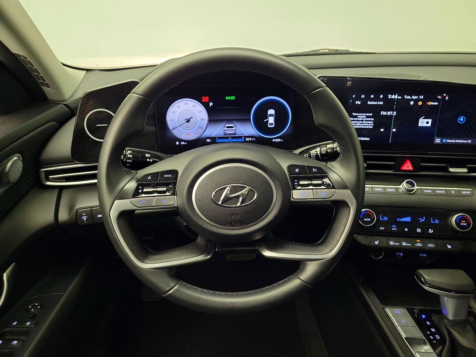 Thumbnail: 2023 Hyundai Elantra - 10