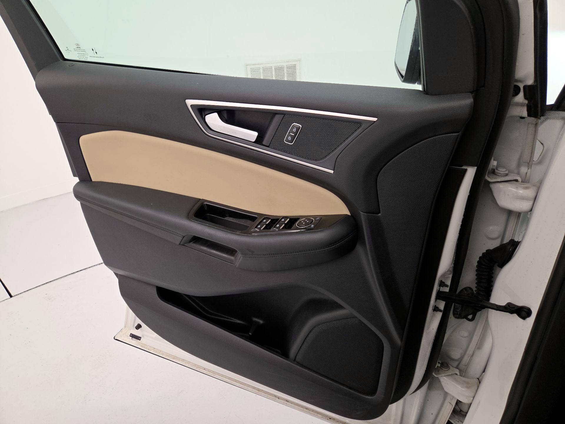 Thumbnail: 2020 Ford Edge - 12