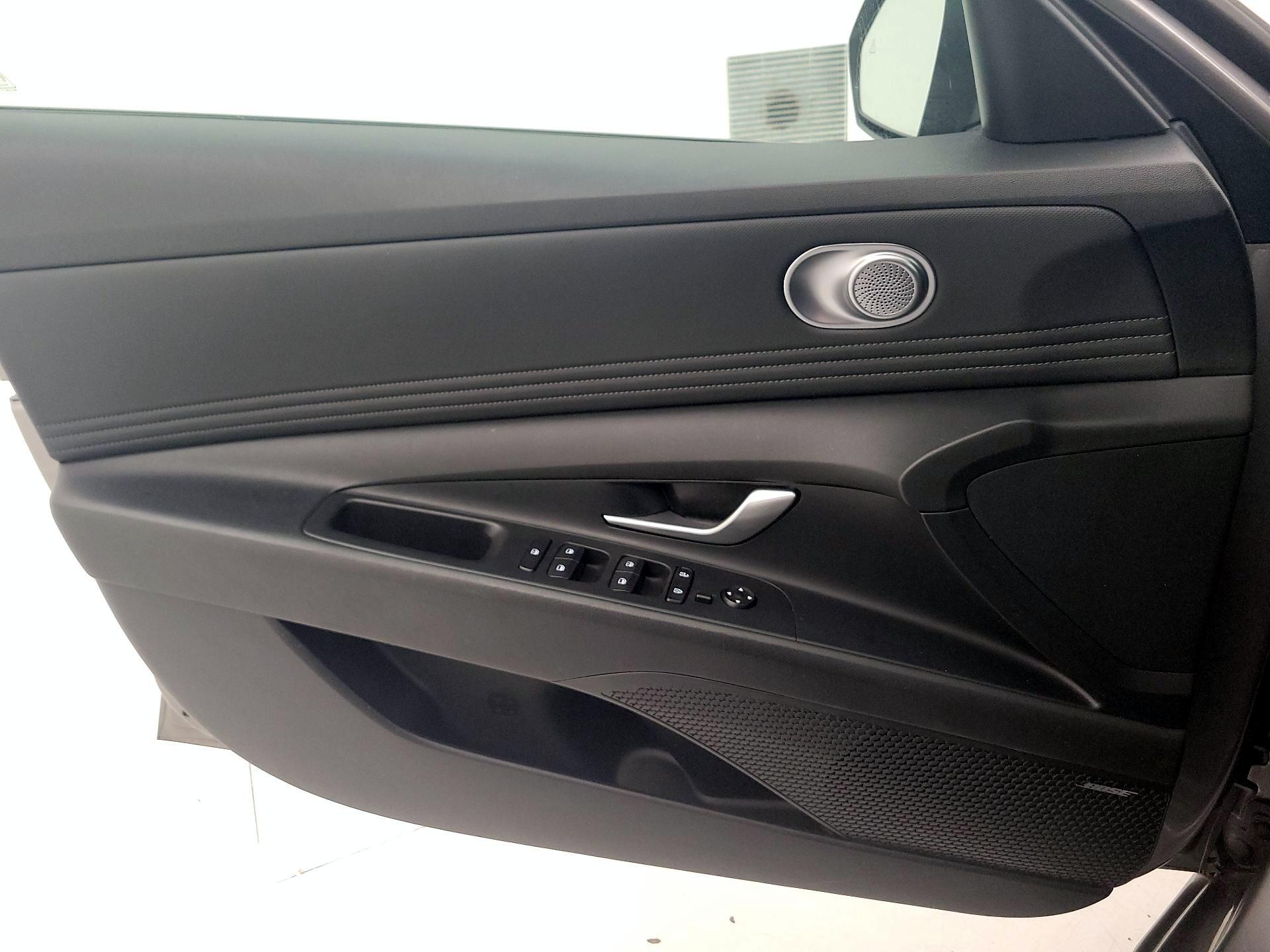 Thumbnail: 2023 Hyundai Elantra - 12