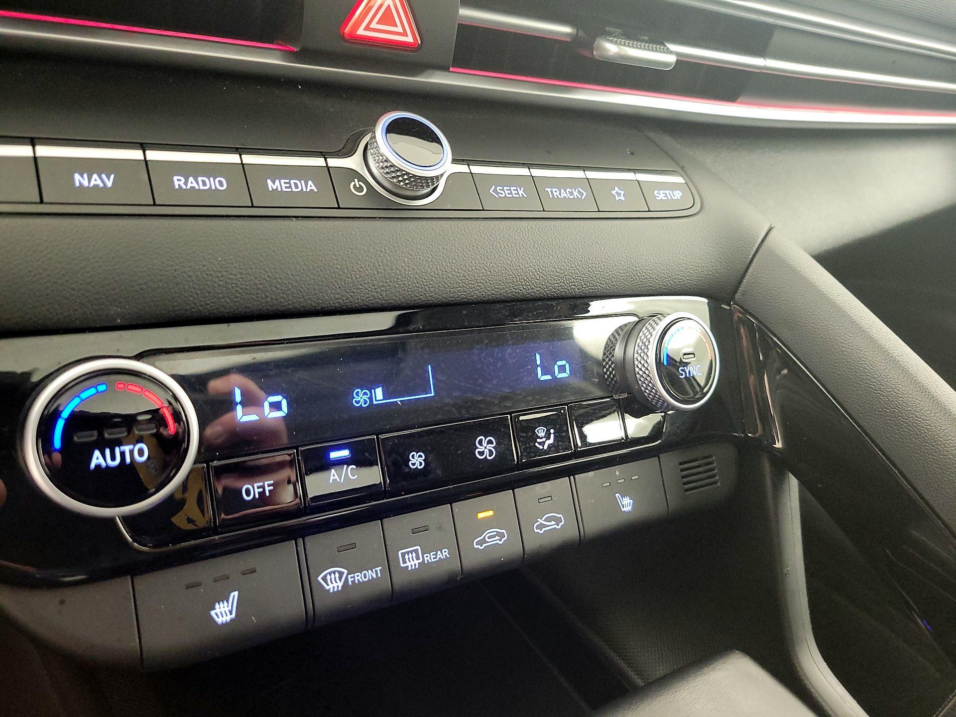 Thumbnail: 2023 Hyundai Elantra - 17