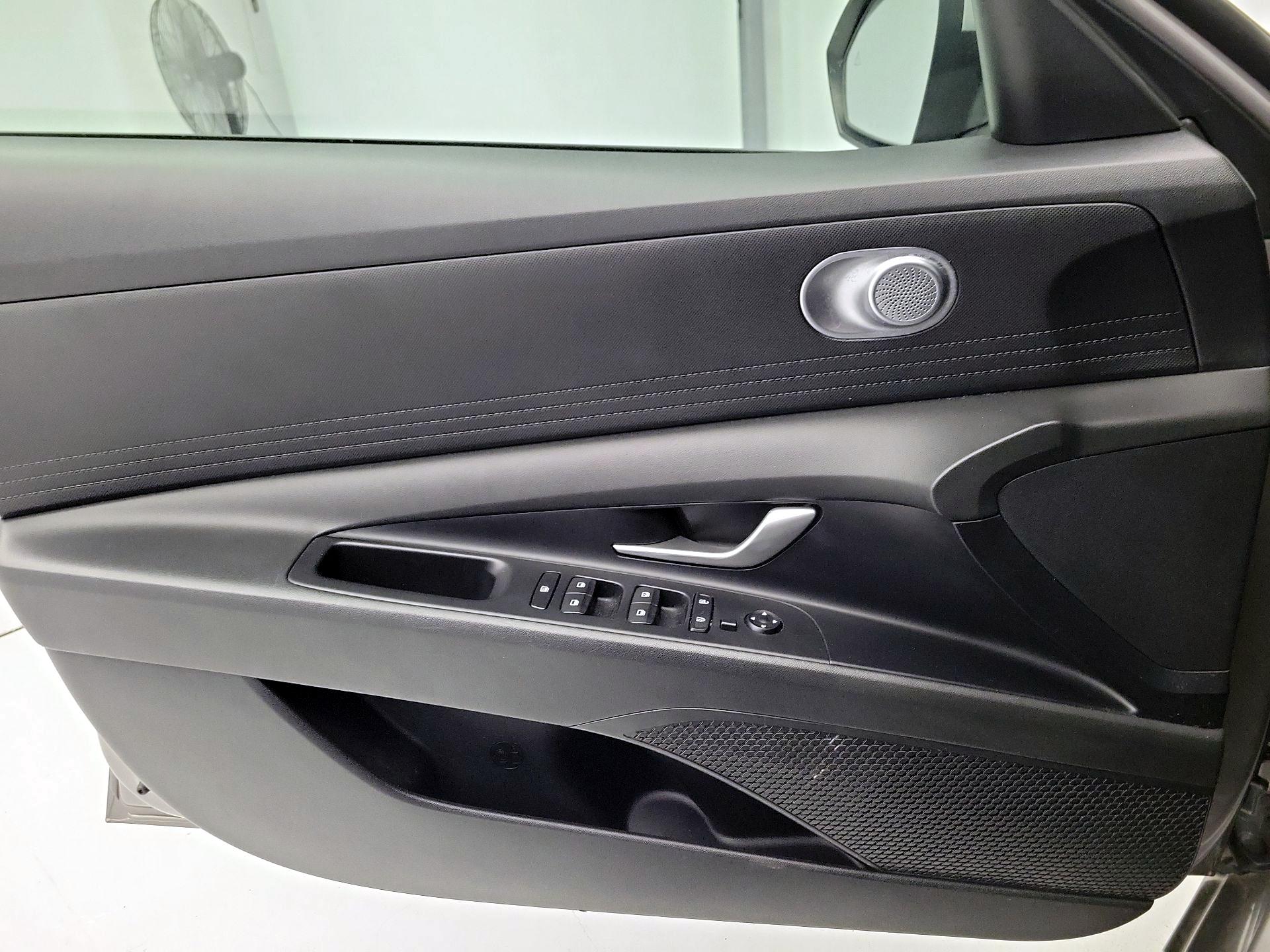 Thumbnail: 2023 Hyundai Elantra - 12