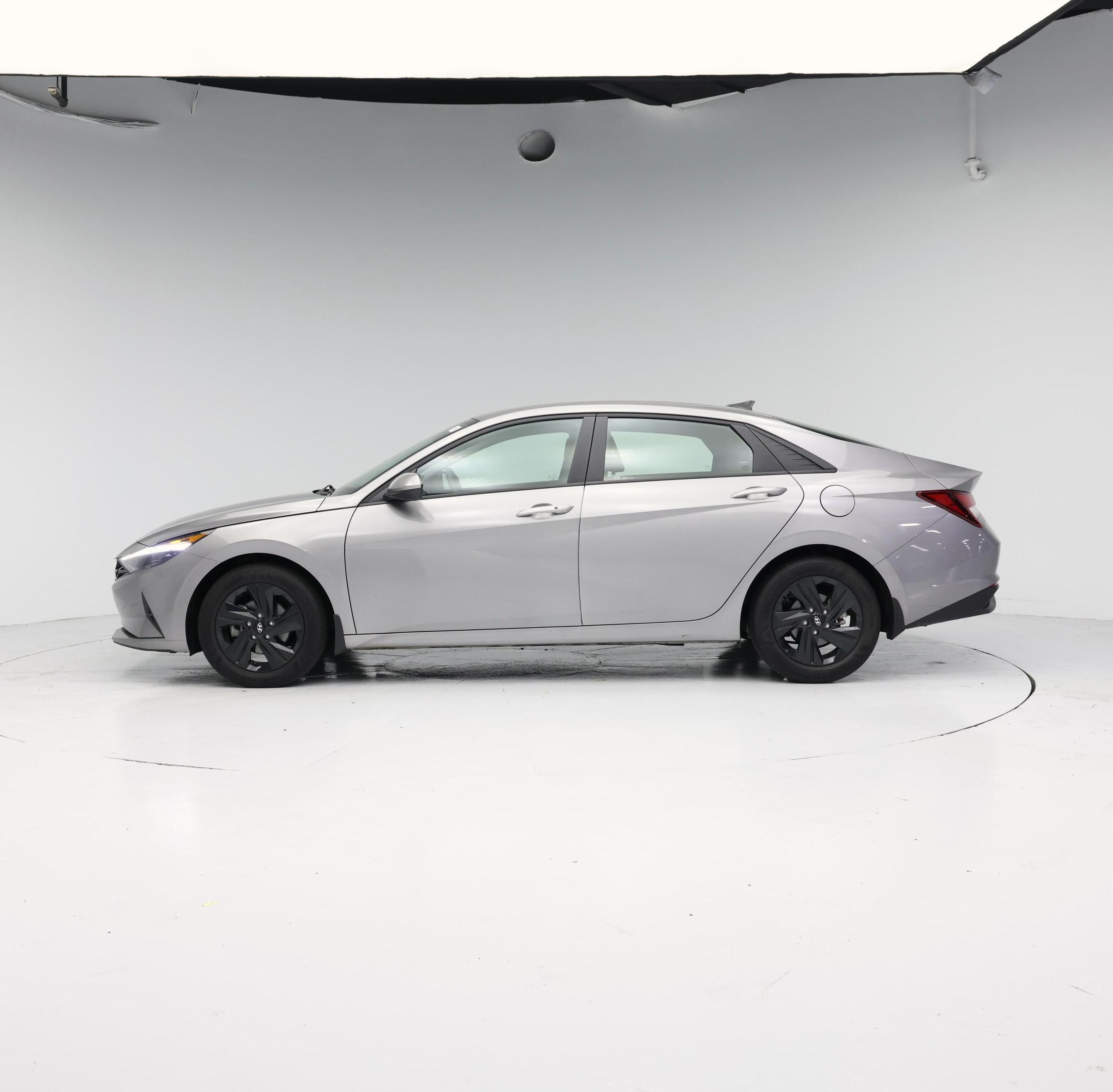 Thumbnail: 2023 Hyundai Elantra - 3