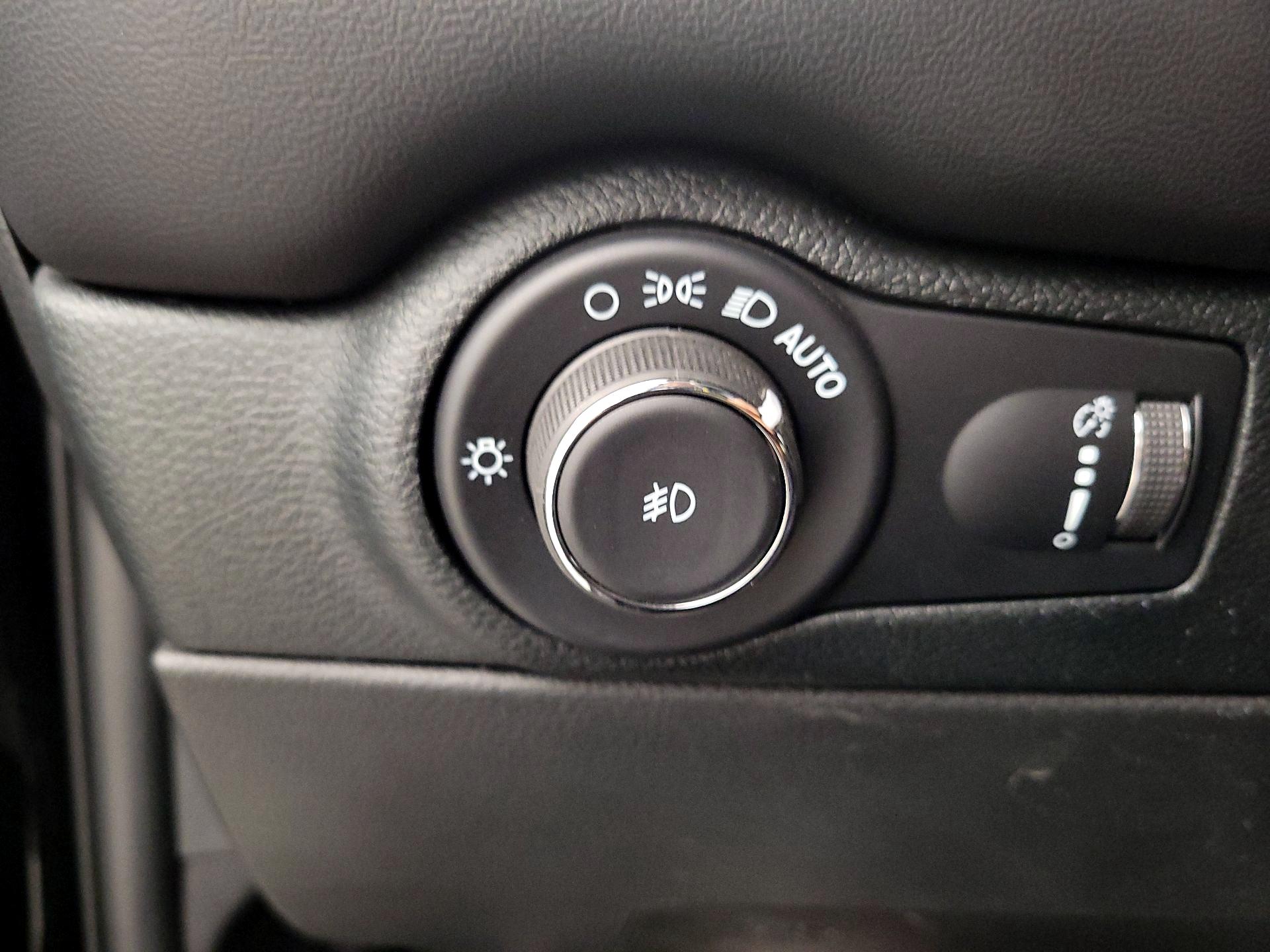 Thumbnail: 2022 Dodge Durango - 13