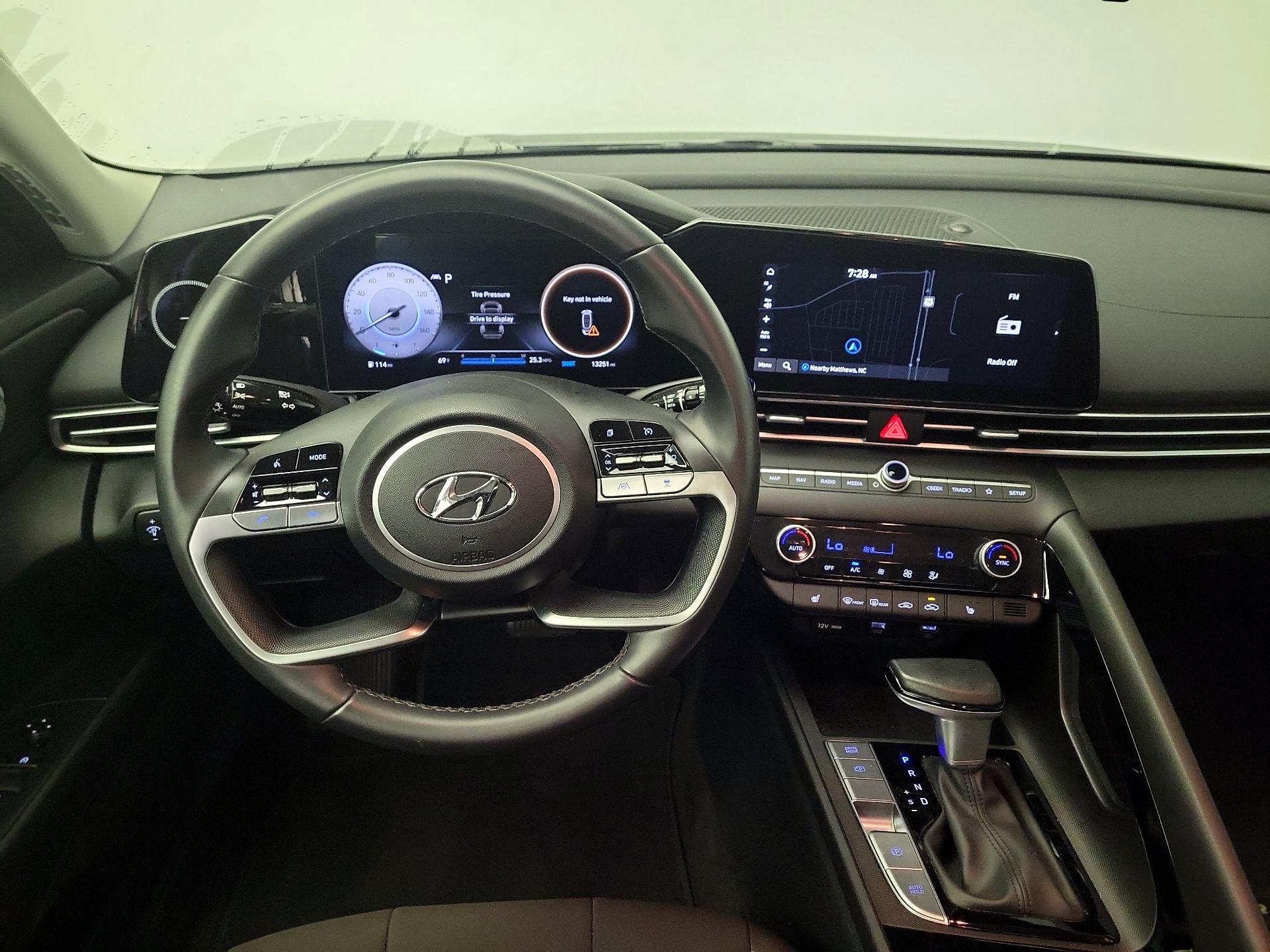 Thumbnail: 2023 Hyundai Elantra - 10