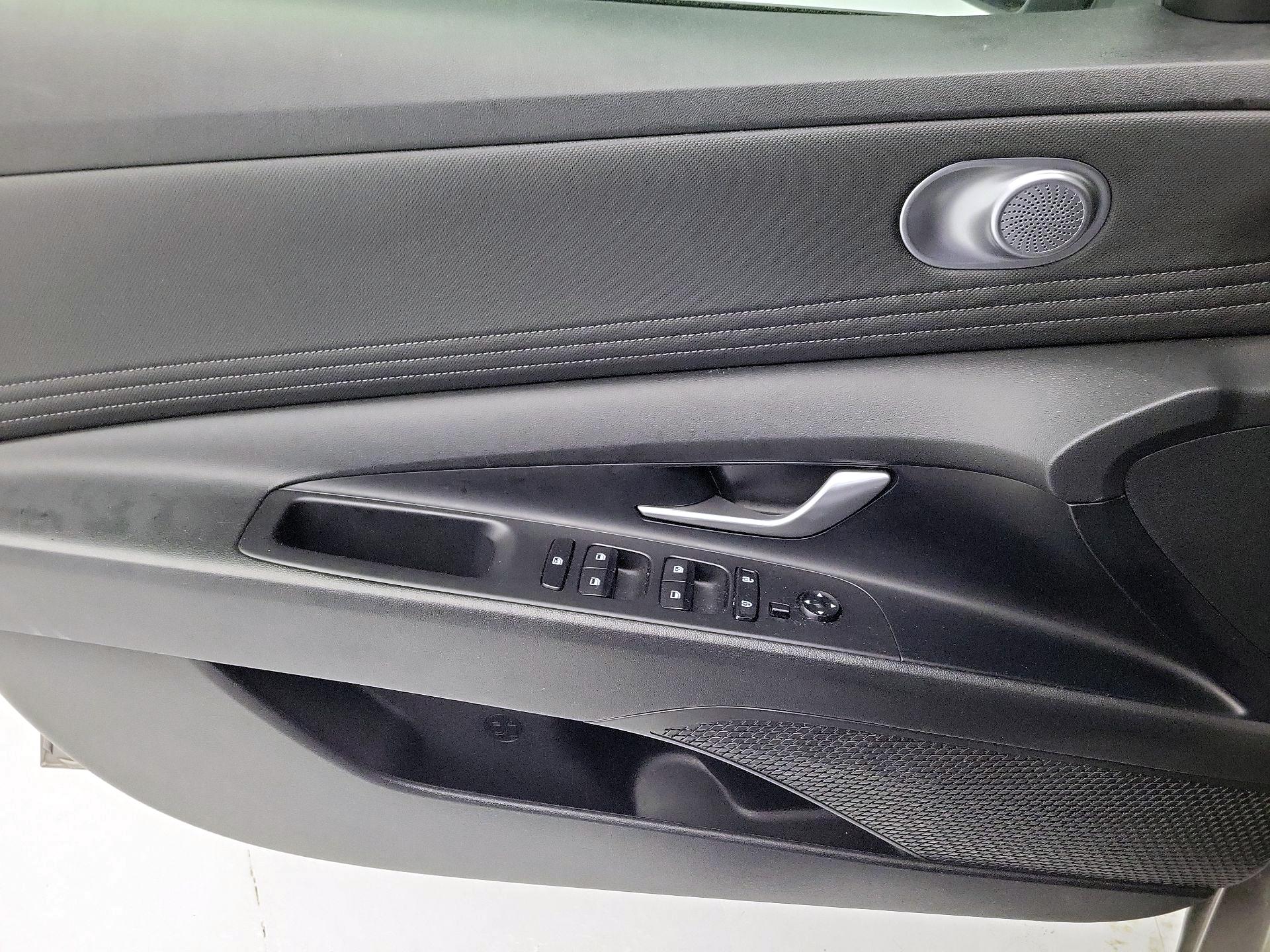 Thumbnail: 2023 Hyundai Elantra - 12