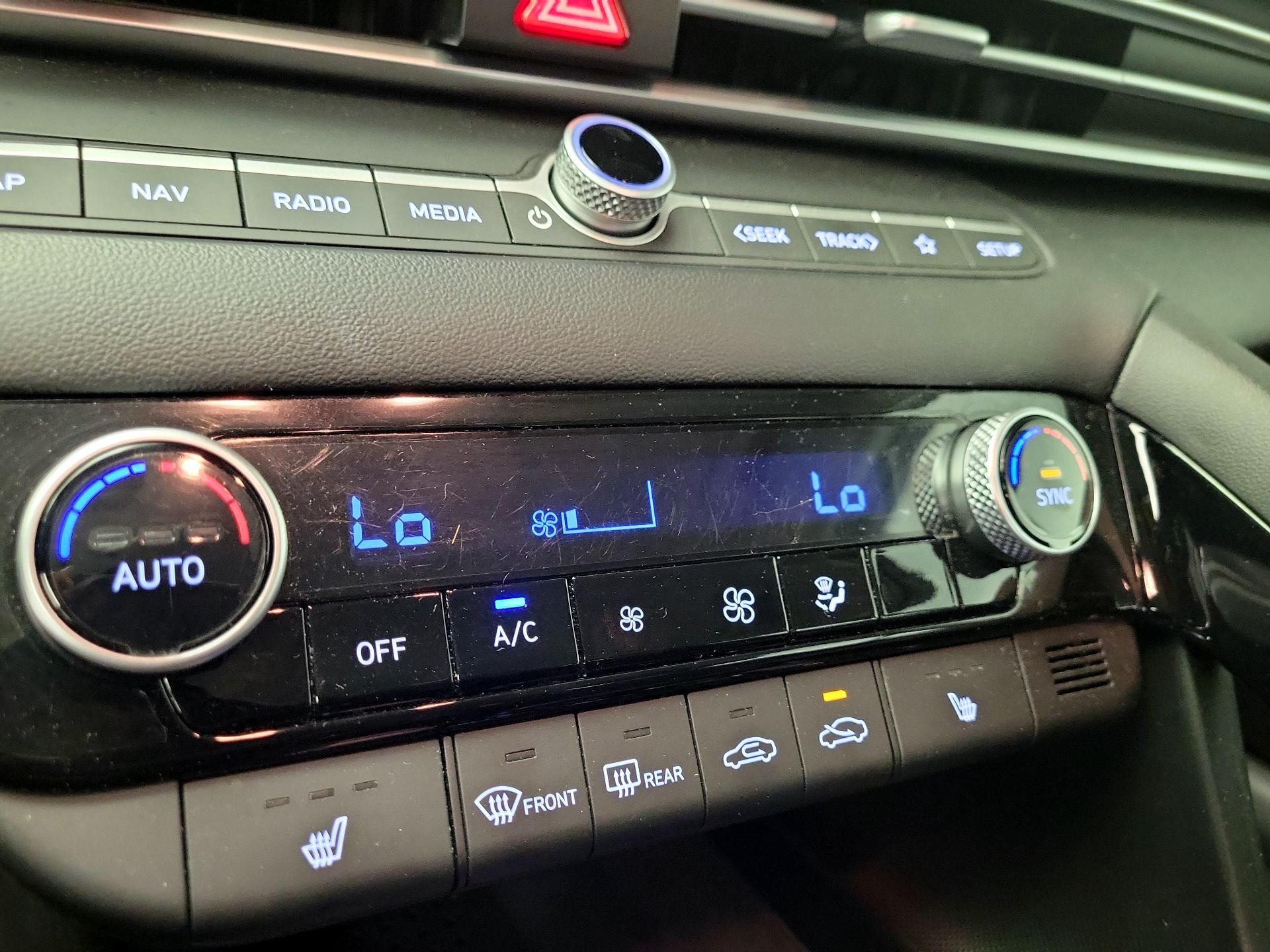 Thumbnail: 2023 Hyundai Elantra - 17