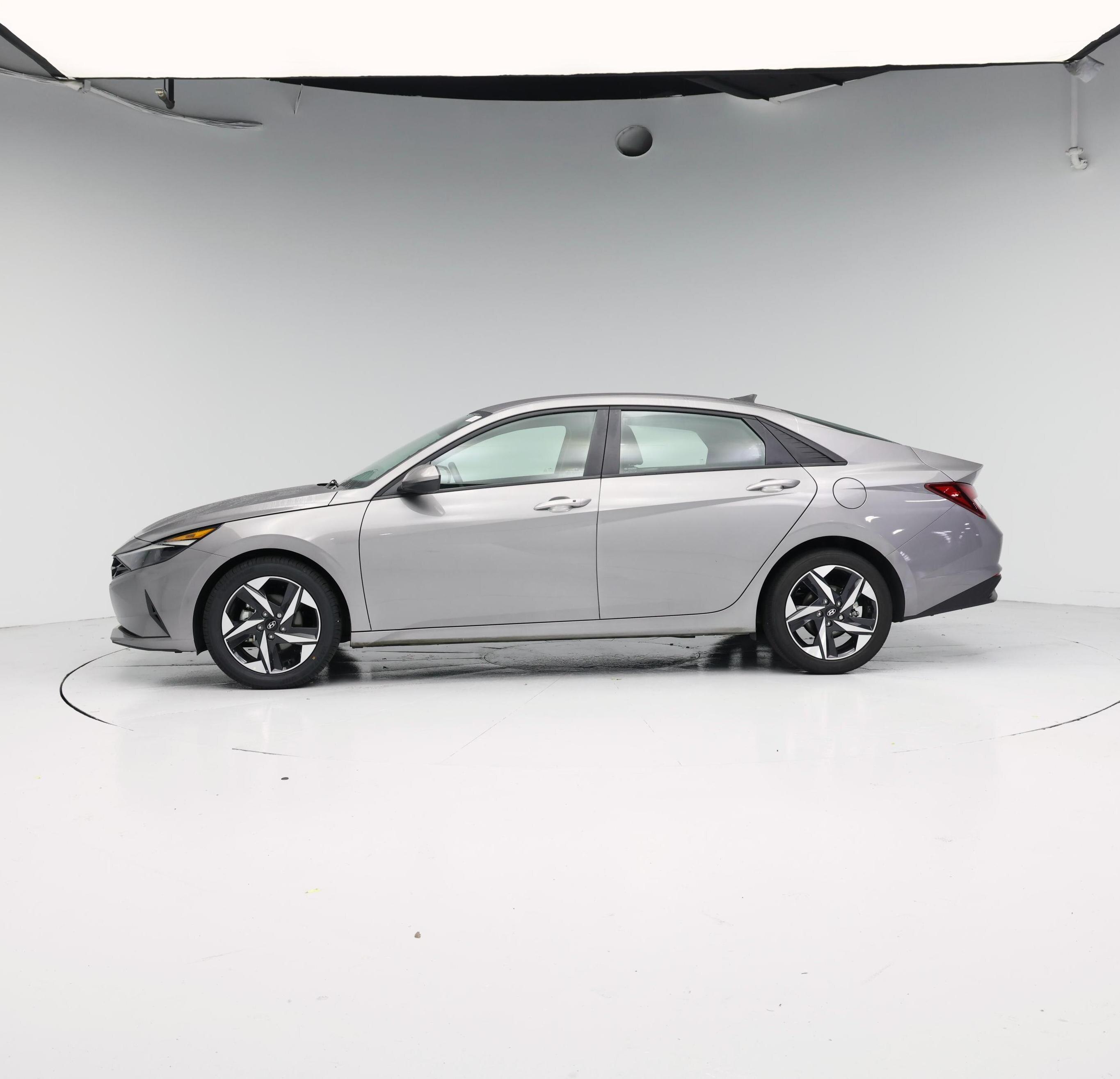 Thumbnail: 2023 Hyundai Elantra - 3