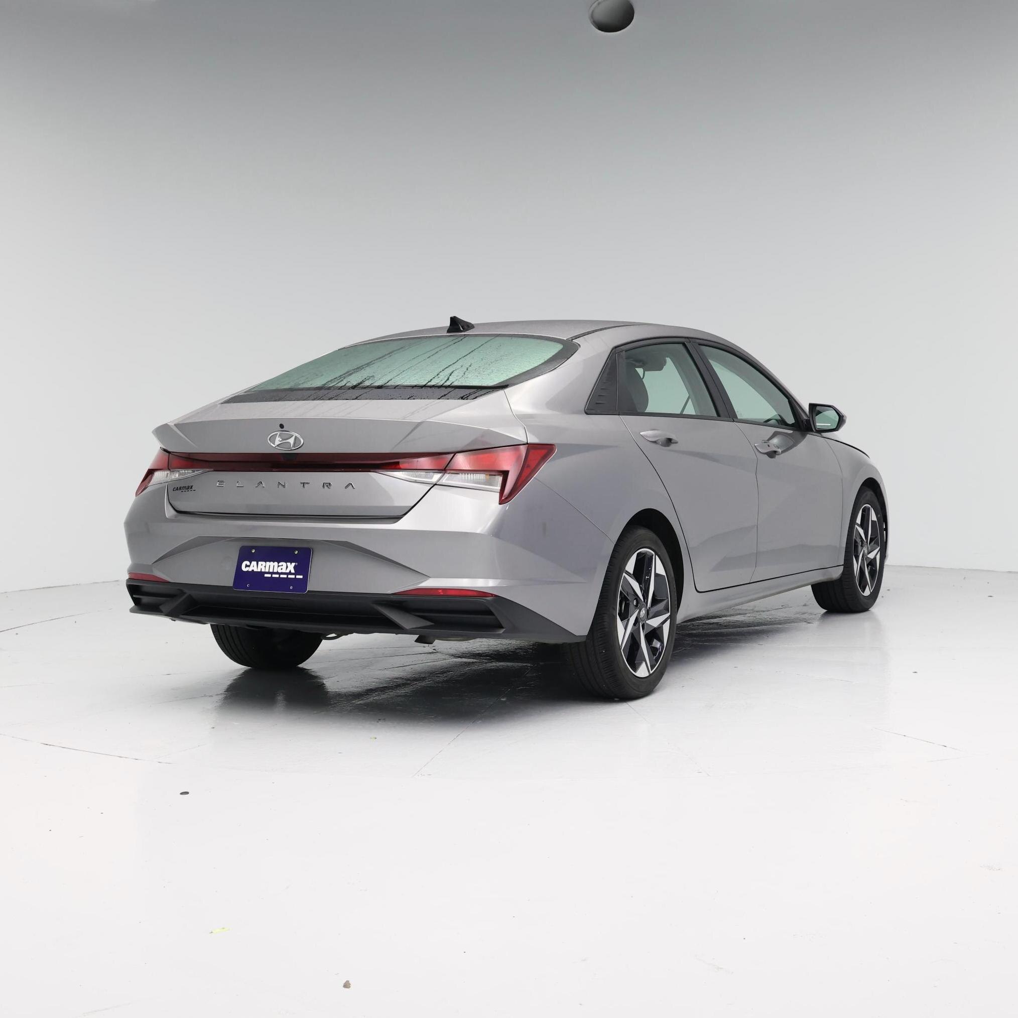 Thumbnail: 2023 Hyundai Elantra - 8