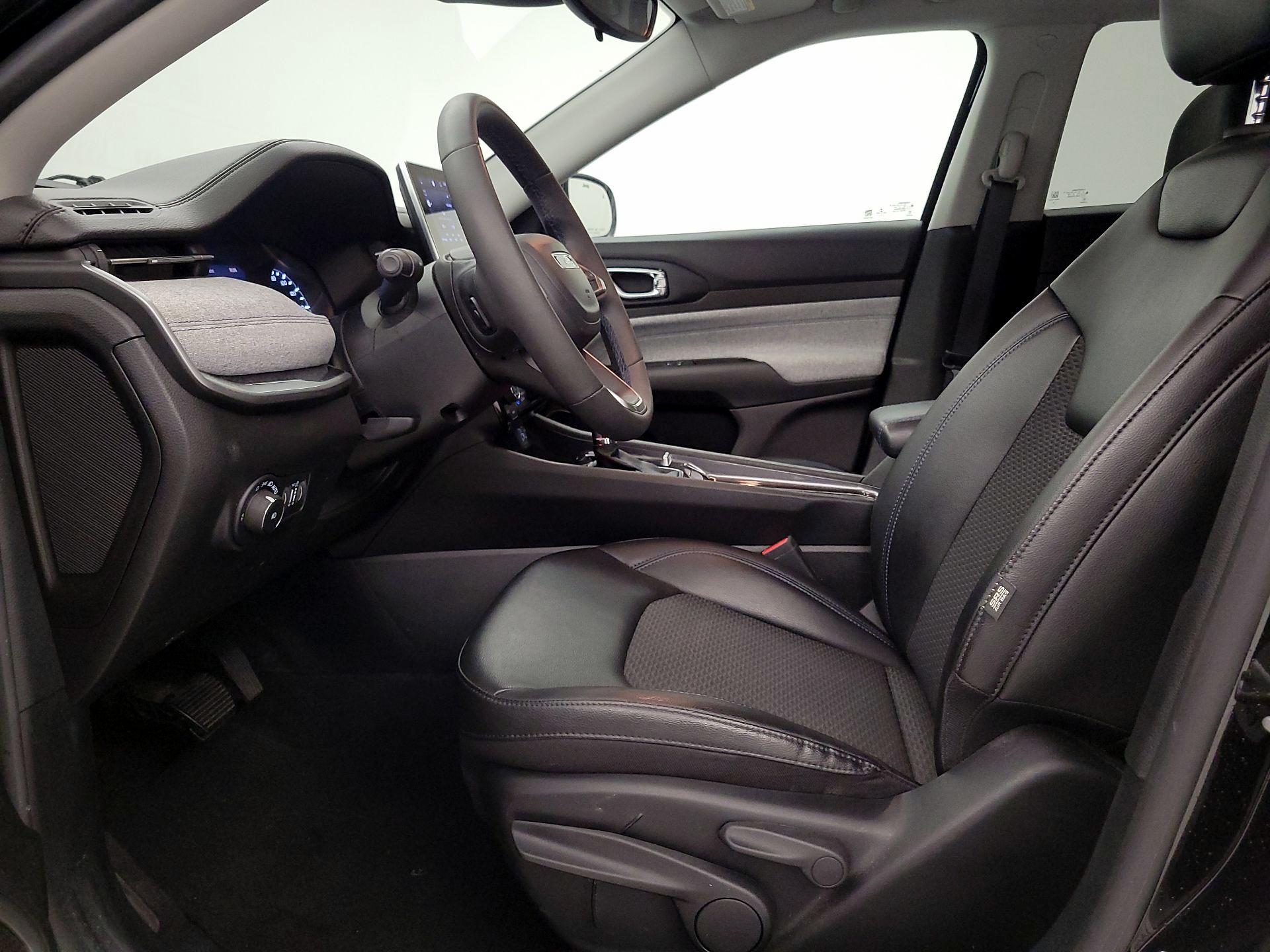 Thumbnail: 2022 Jeep Compass - 11