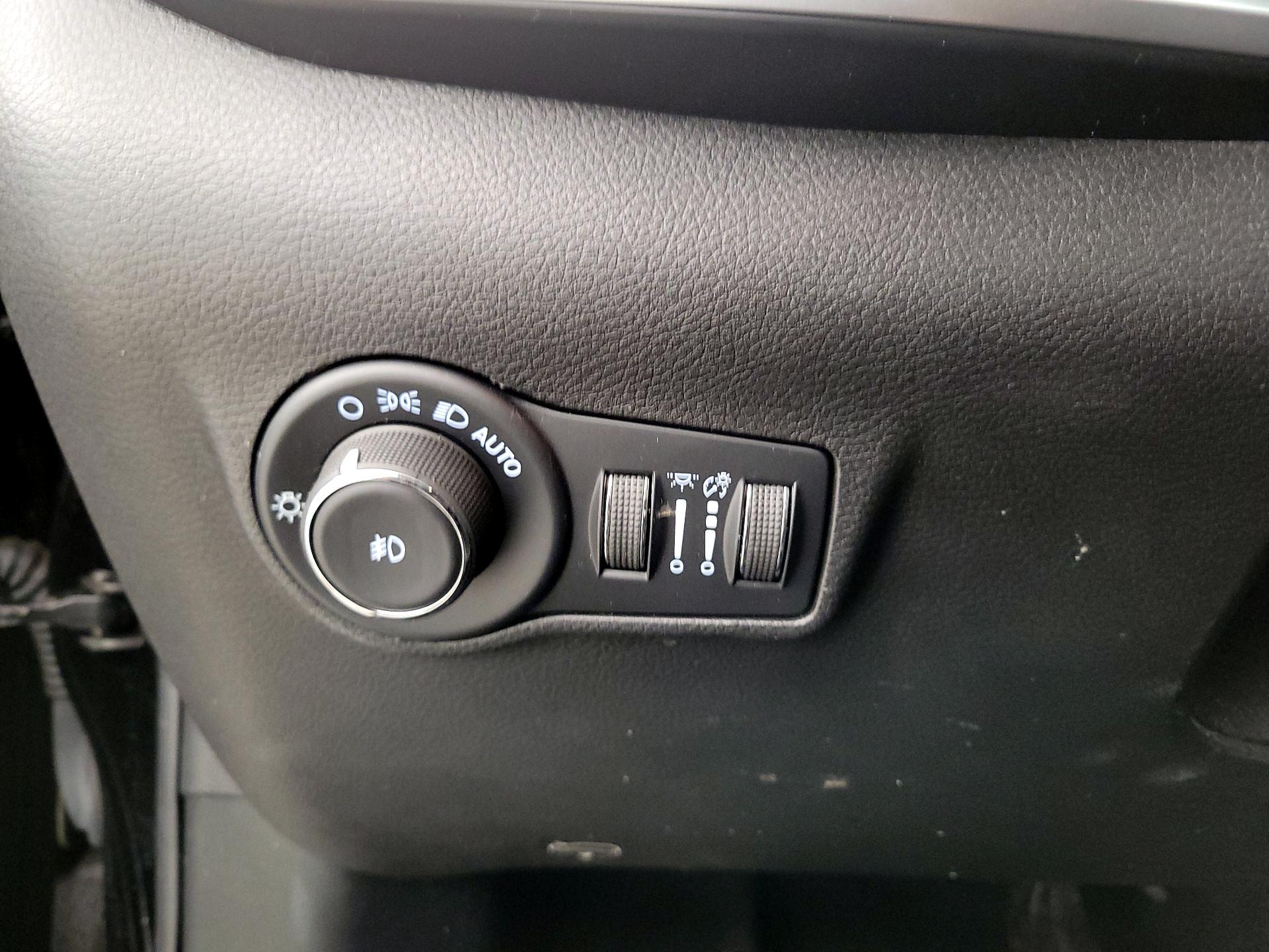 Thumbnail: 2022 Jeep Compass - 13