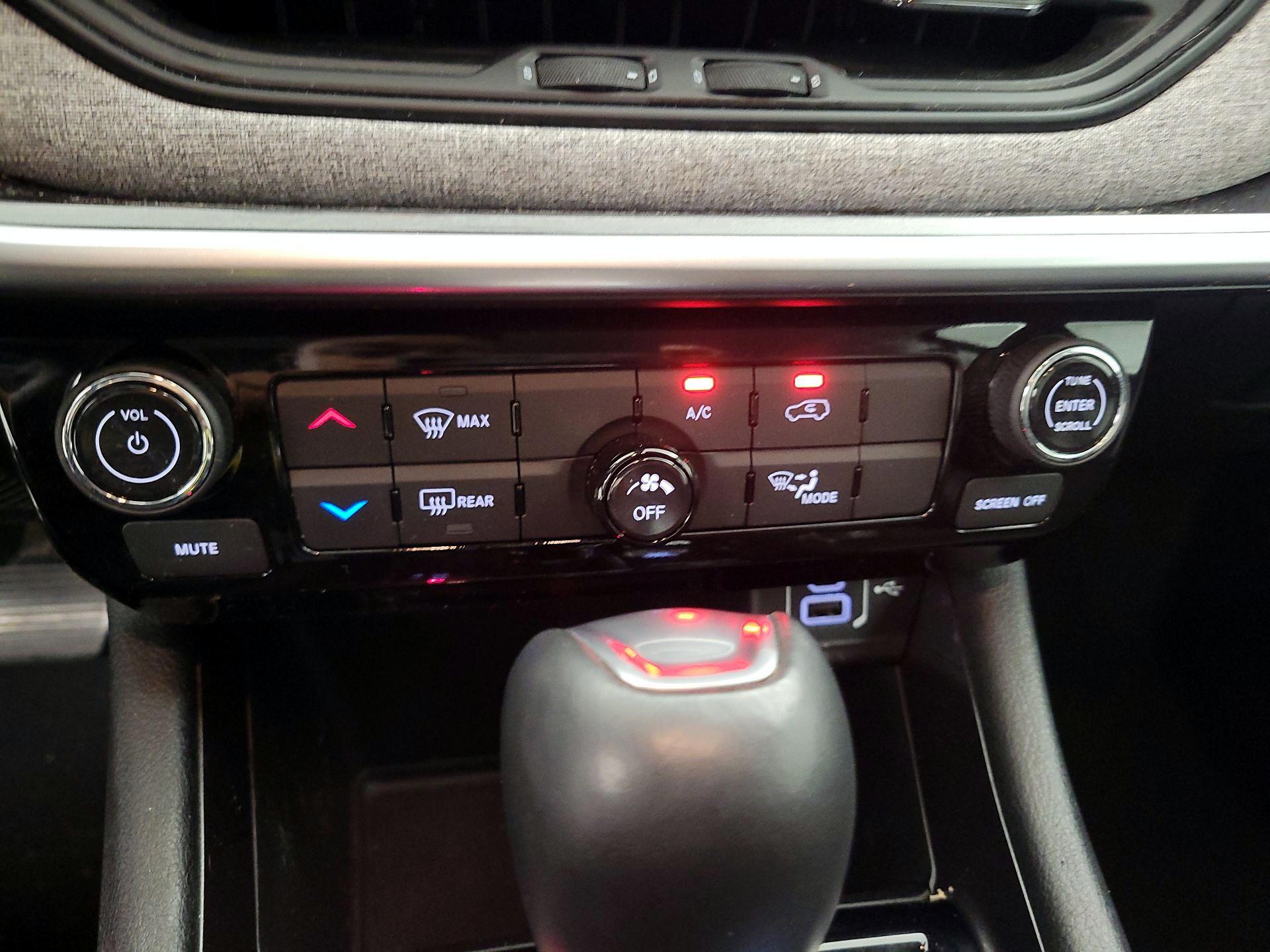 Thumbnail: 2022 Jeep Compass - 16