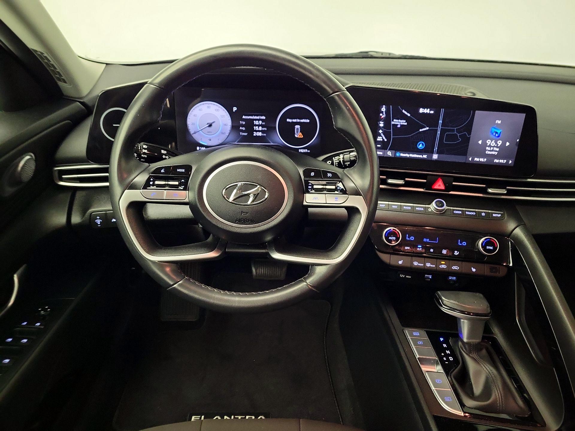 Thumbnail: 2023 Hyundai Elantra - 10