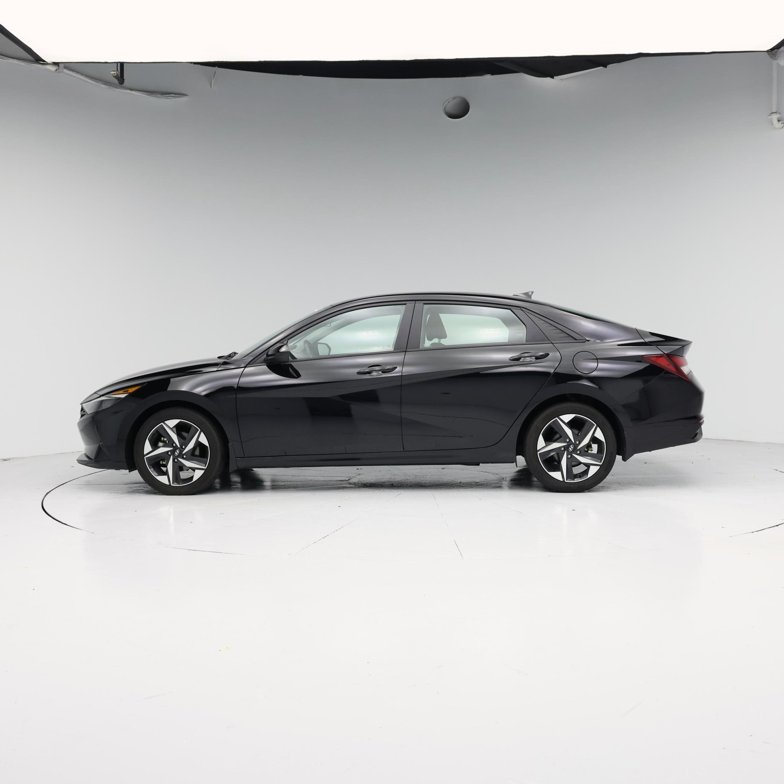 Thumbnail: 2023 Hyundai Elantra - 3