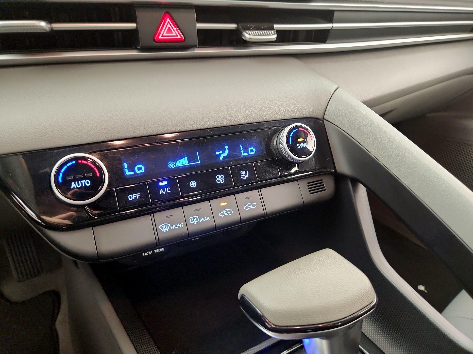 Thumbnail: 2022 Hyundai Elantra - 16