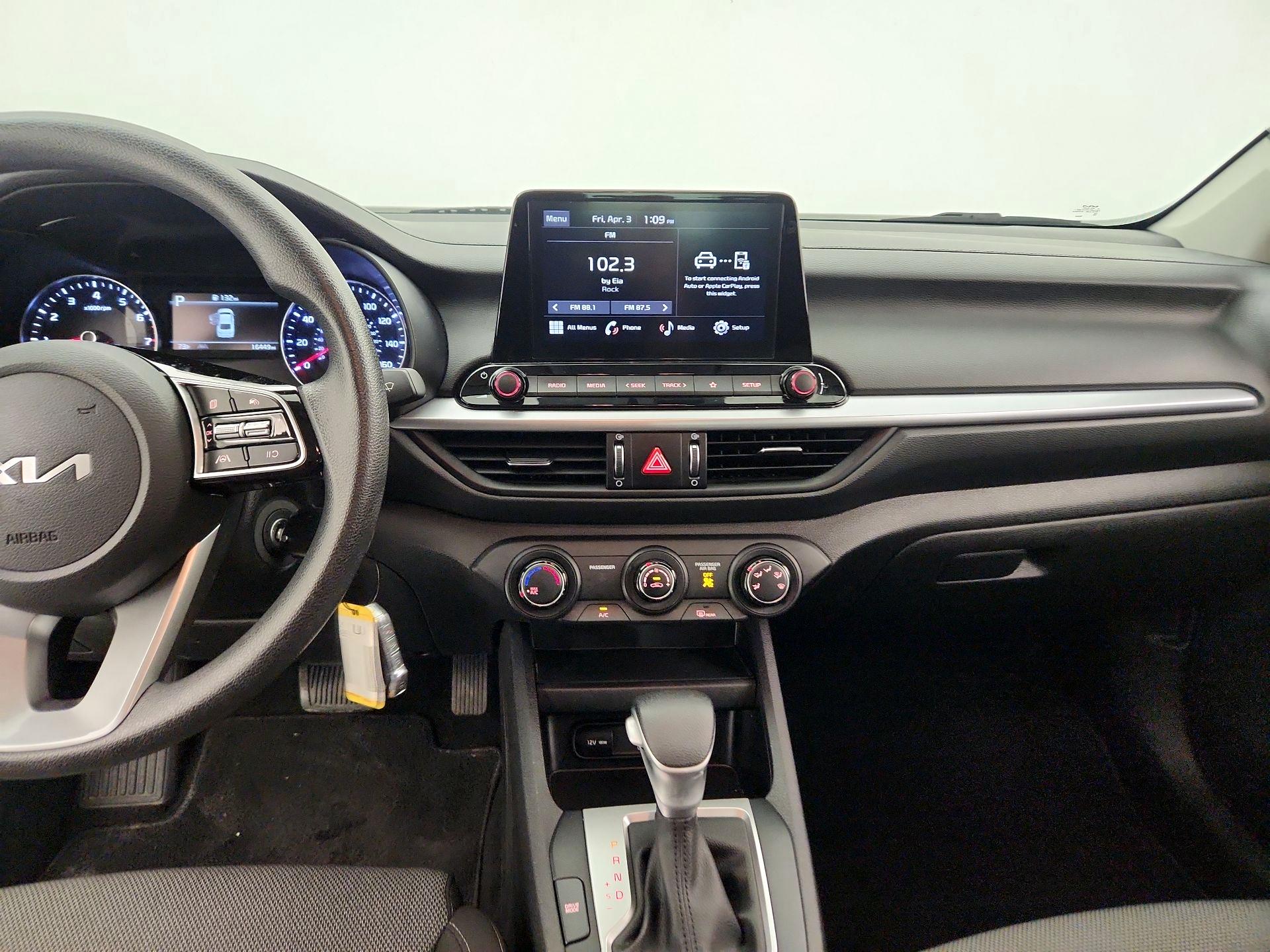 Thumbnail: 2023 Kia Forte - 9