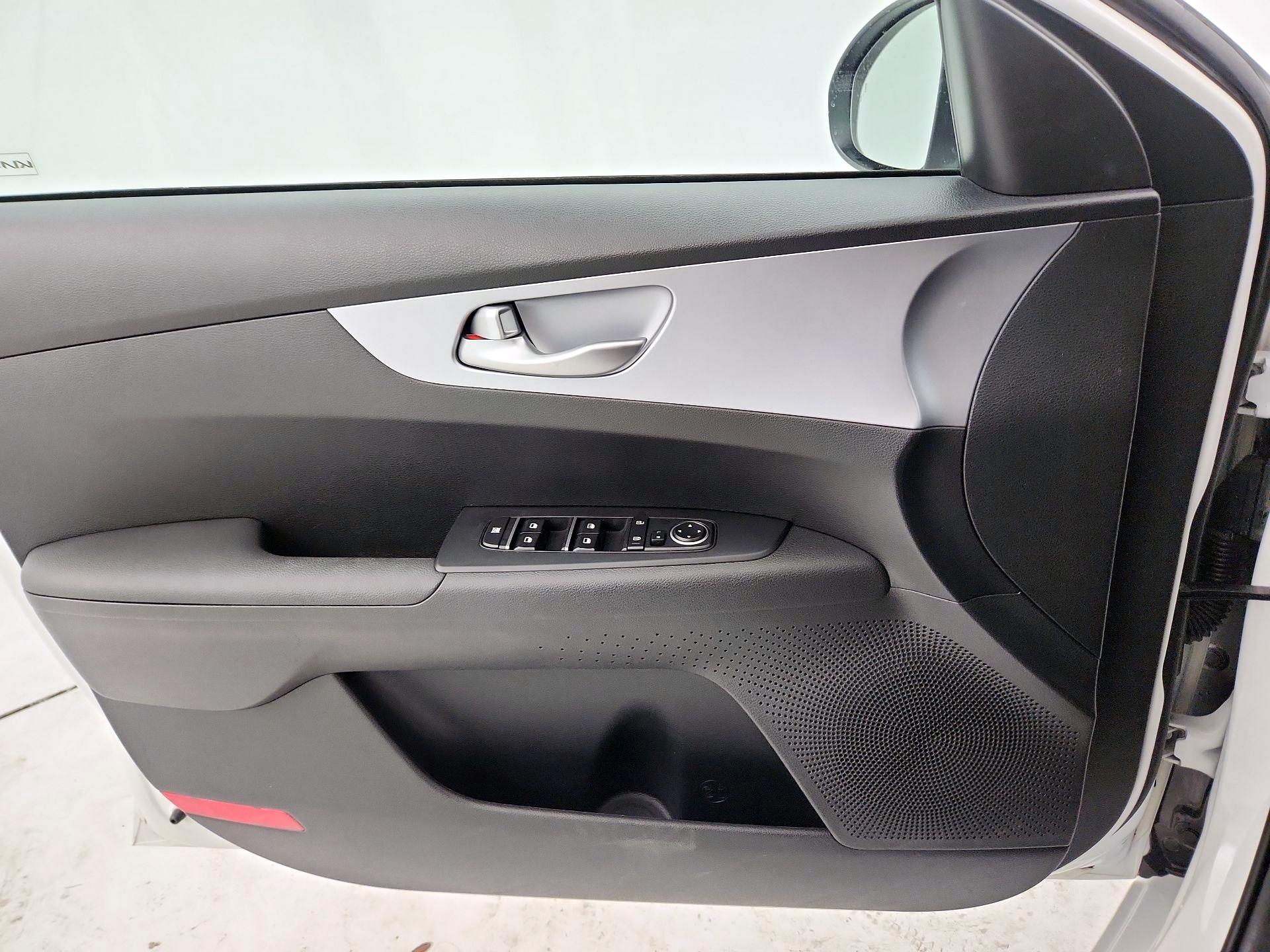 Thumbnail: 2023 Kia Forte - 12