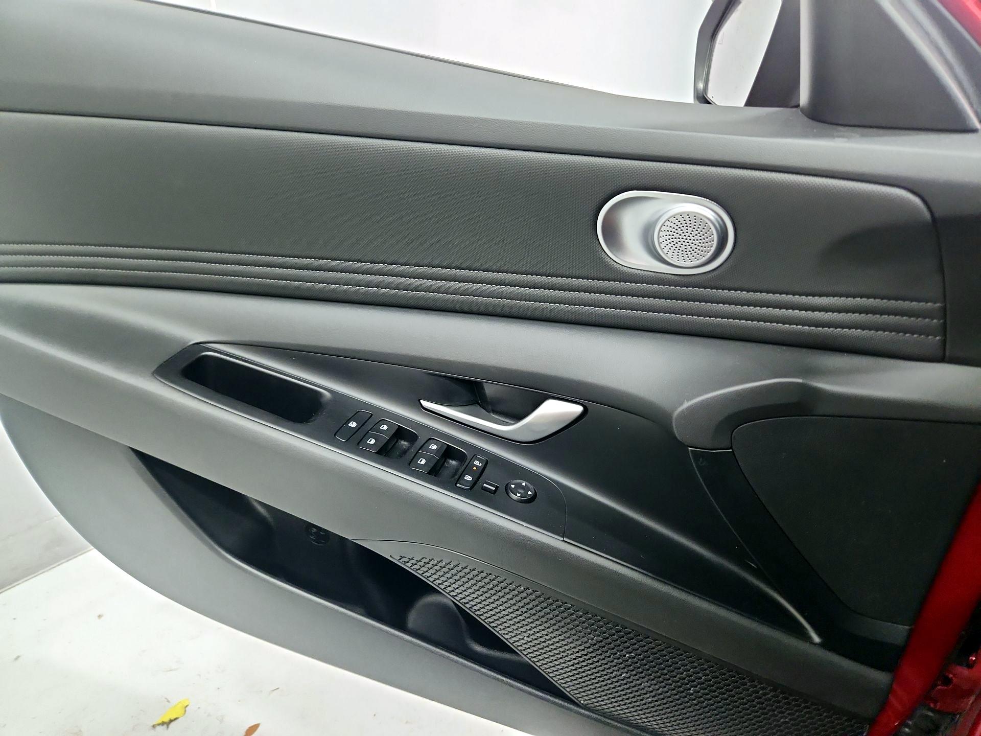 Thumbnail: 2025 Hyundai Elantra - 12