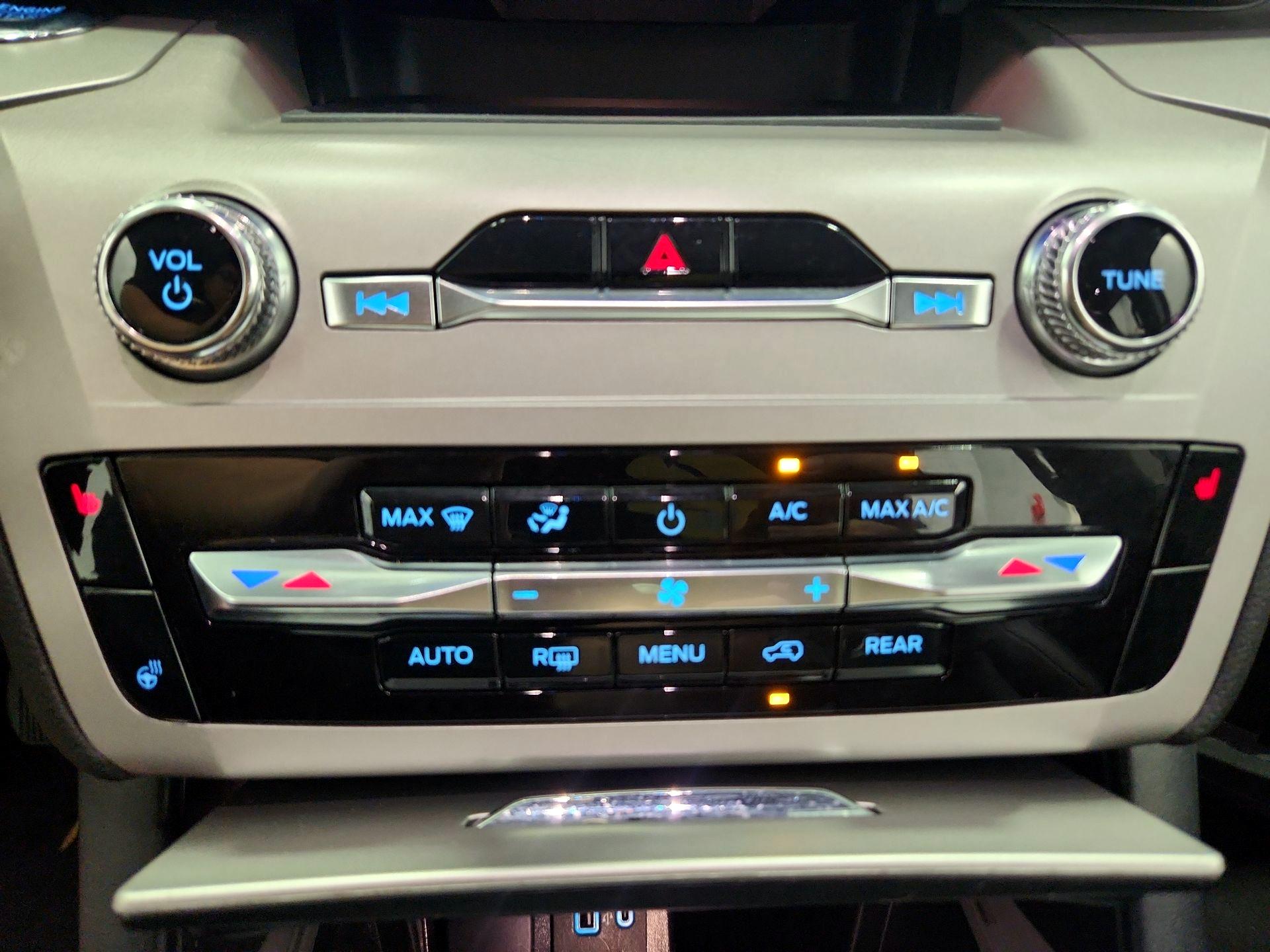 Thumbnail: 2023 Ford Explorer - 17