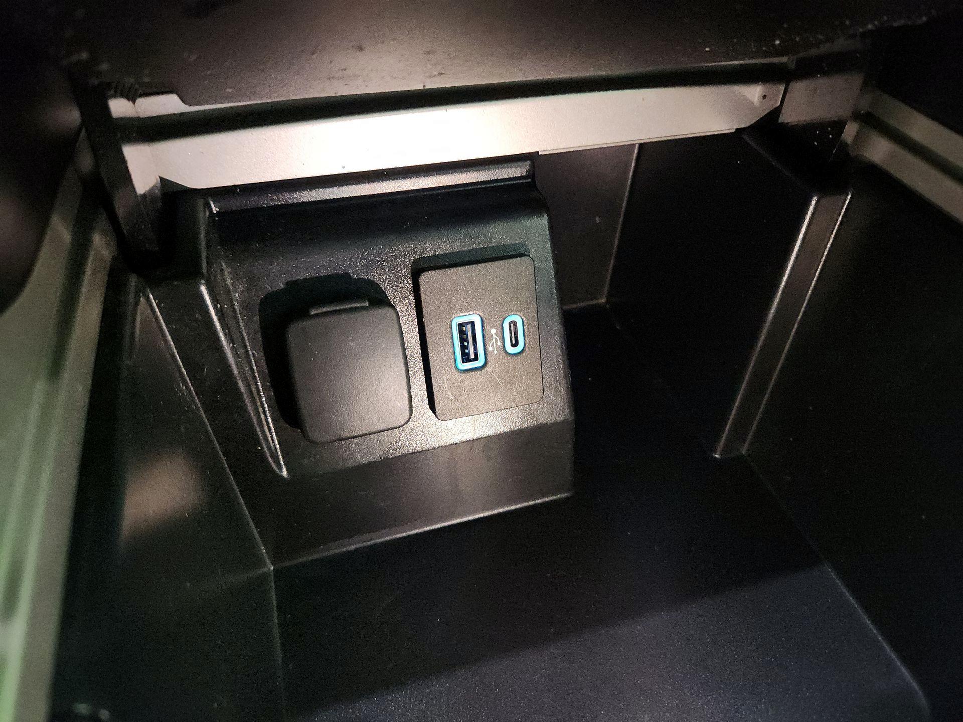 Thumbnail: 2023 Ford Explorer - 19